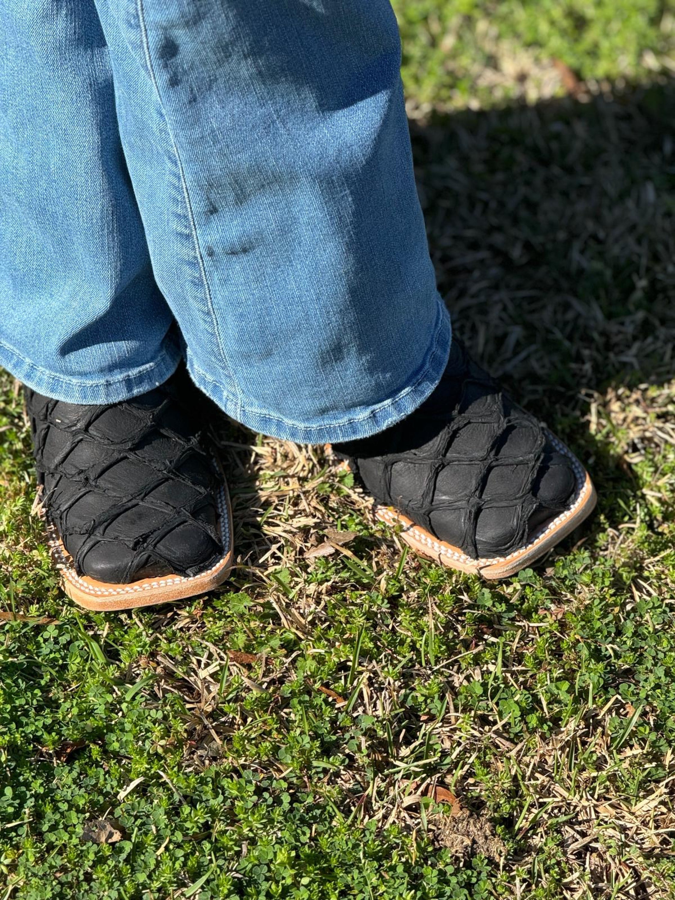 Rancher Fish Exotich Boots Women’s Black Matte Flower Top Botas Mujeres