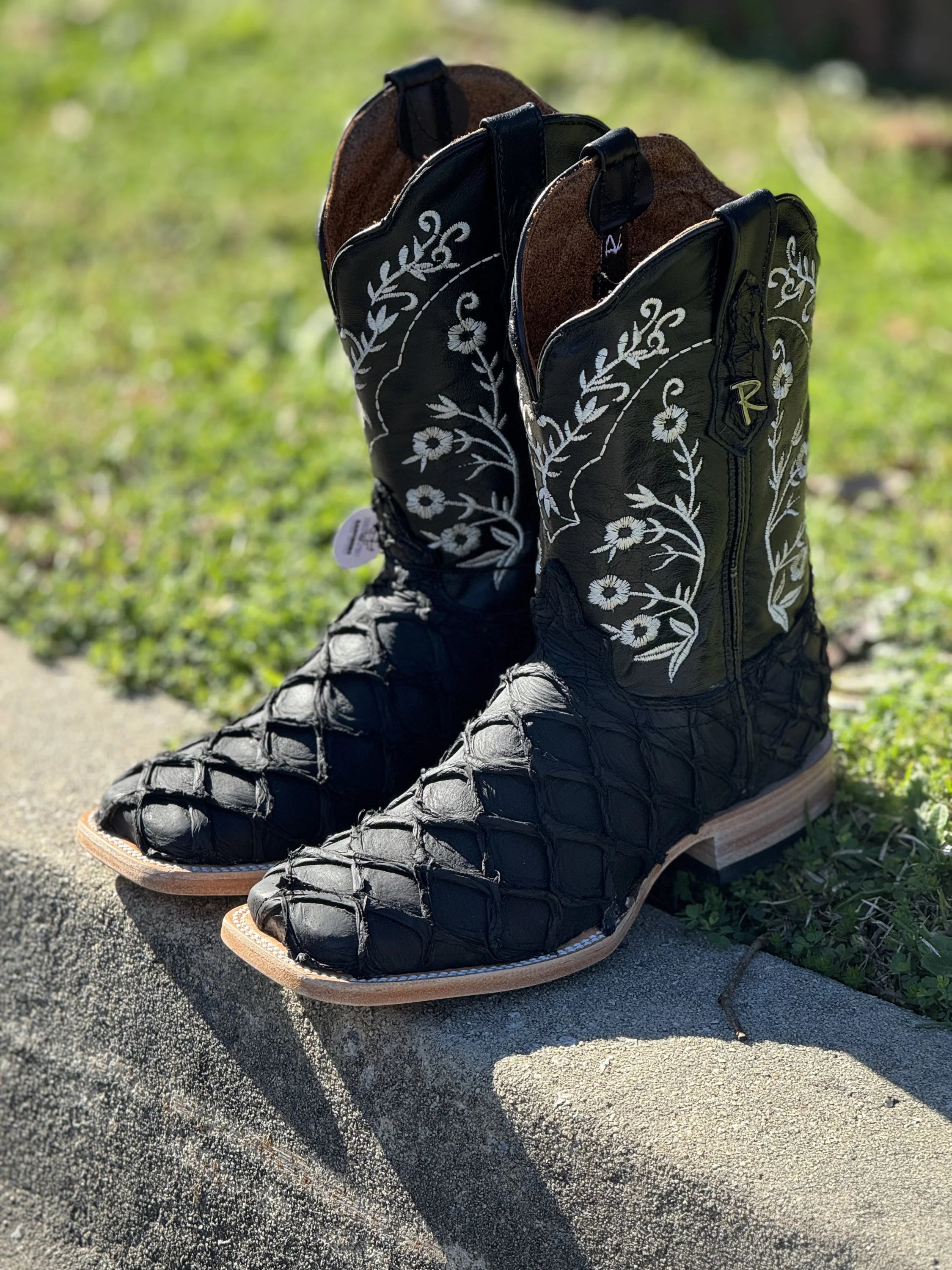 Rancher Fish Exotich Boots Women’s Black Matte Flower Top Botas Mujeres