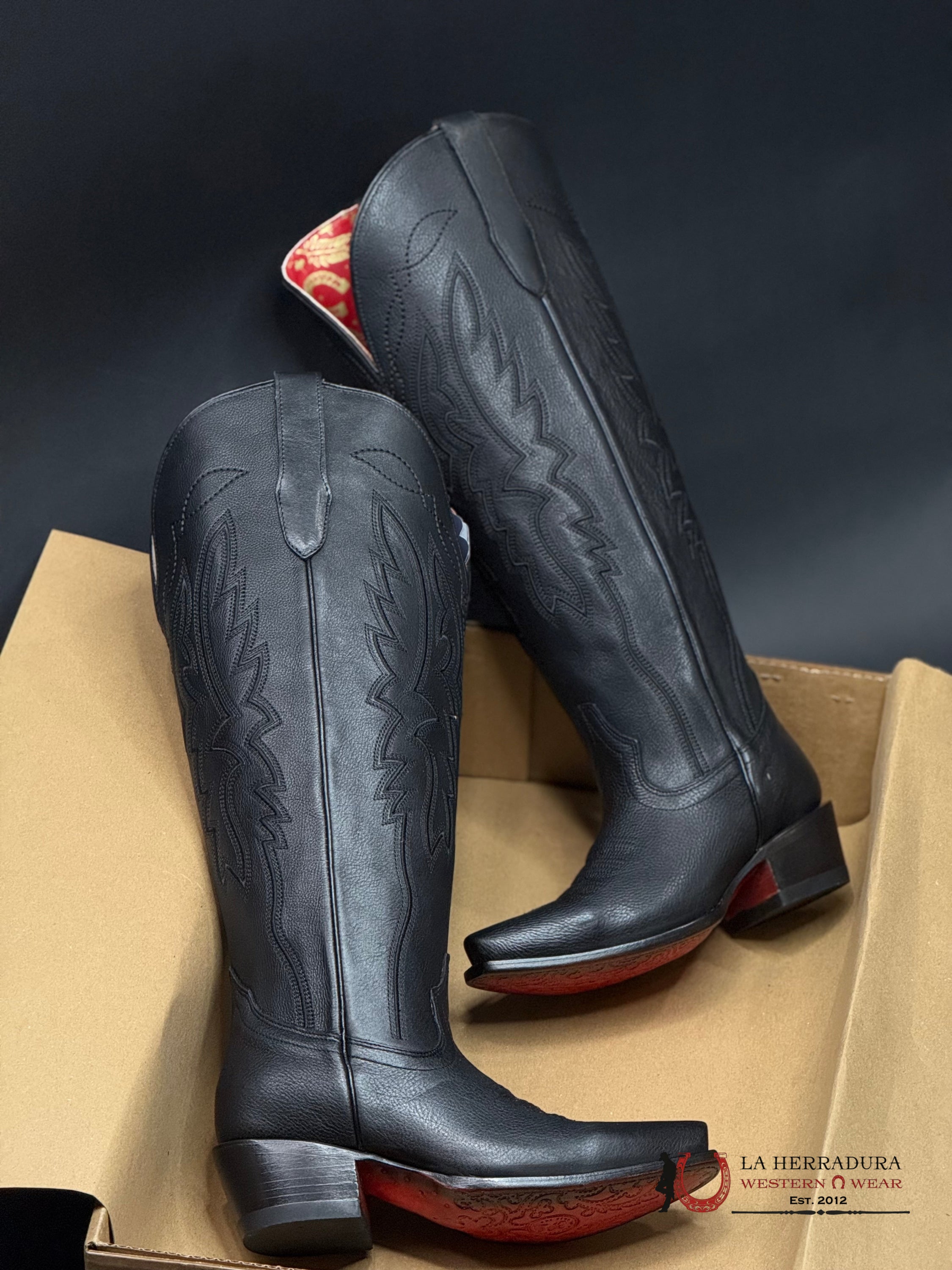 ALEXA WIDE CALF ROCCA SOFT BLACK PUNTAL LADY RED BOTTOM TALL BOOT BOTAS MUJERES