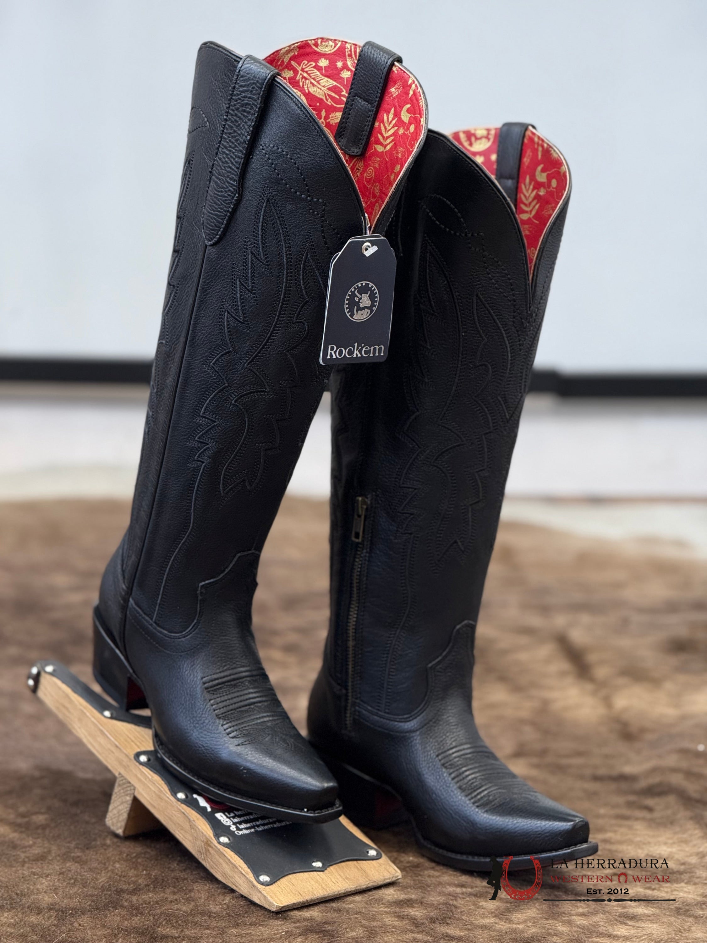 ALEXA WIDE CALF ROCCA SOFT BLACK PUNTAL LADY RED BOTTOM TALL BOOT BOTAS MUJERES