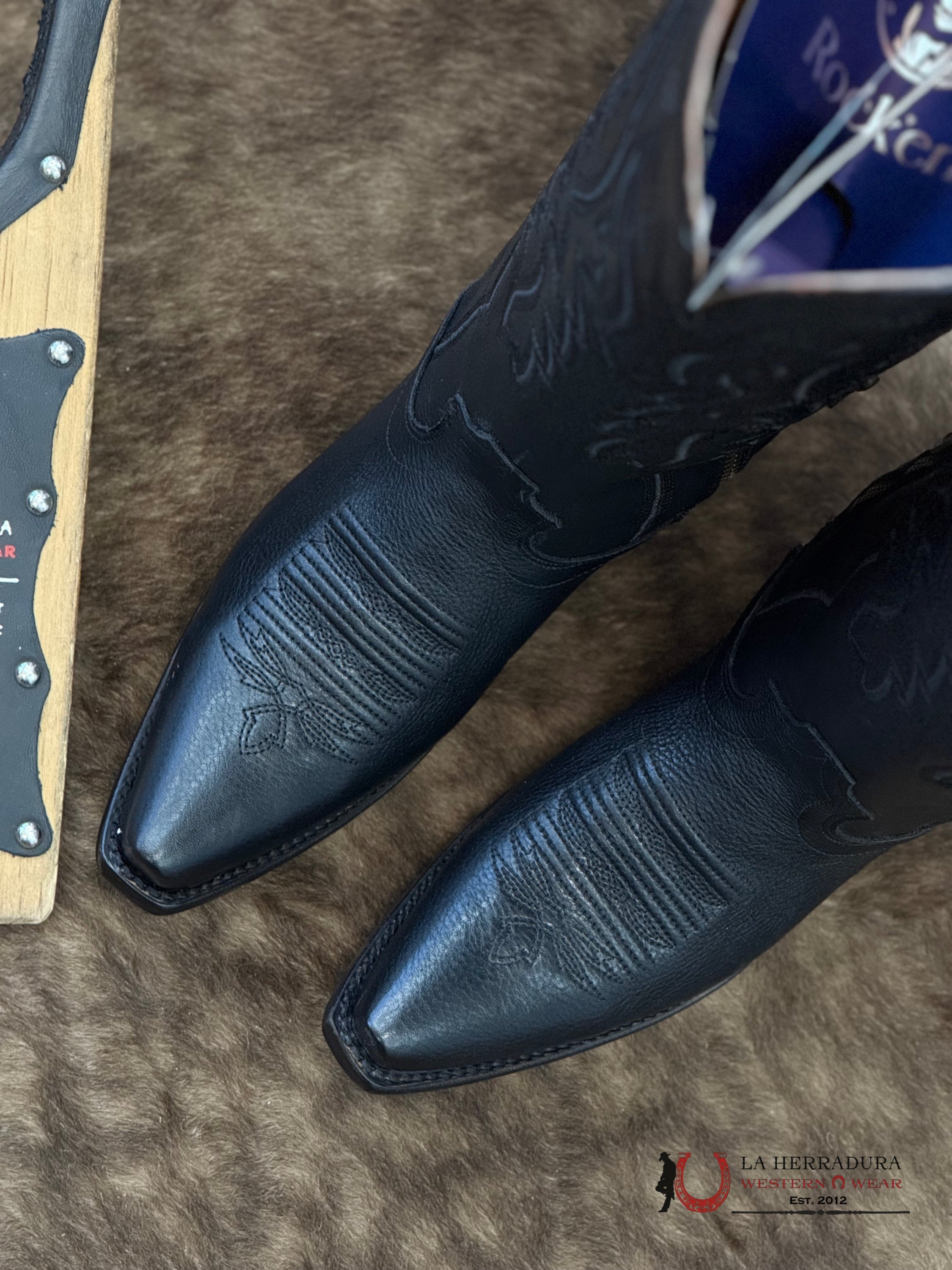 ALEXA WIDE CALF ROCCA SOFT BLACK PUNTAL LADY RED BOTTOM TALL BOOT BOTAS MUJERES