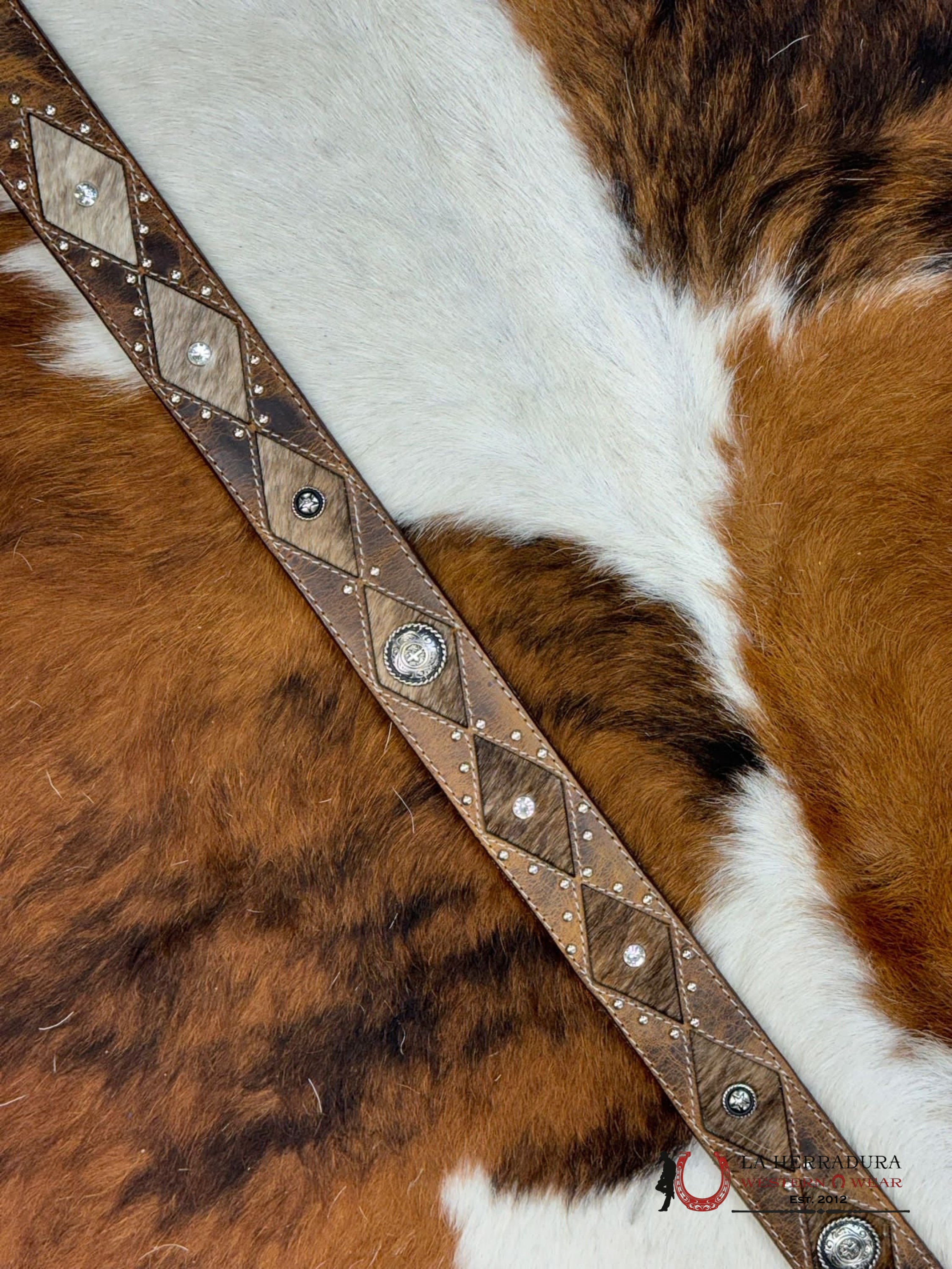 Rock’em Belt Mid Tan Cowhide Embellish With White Stone Buckle Cinturones Mujeres