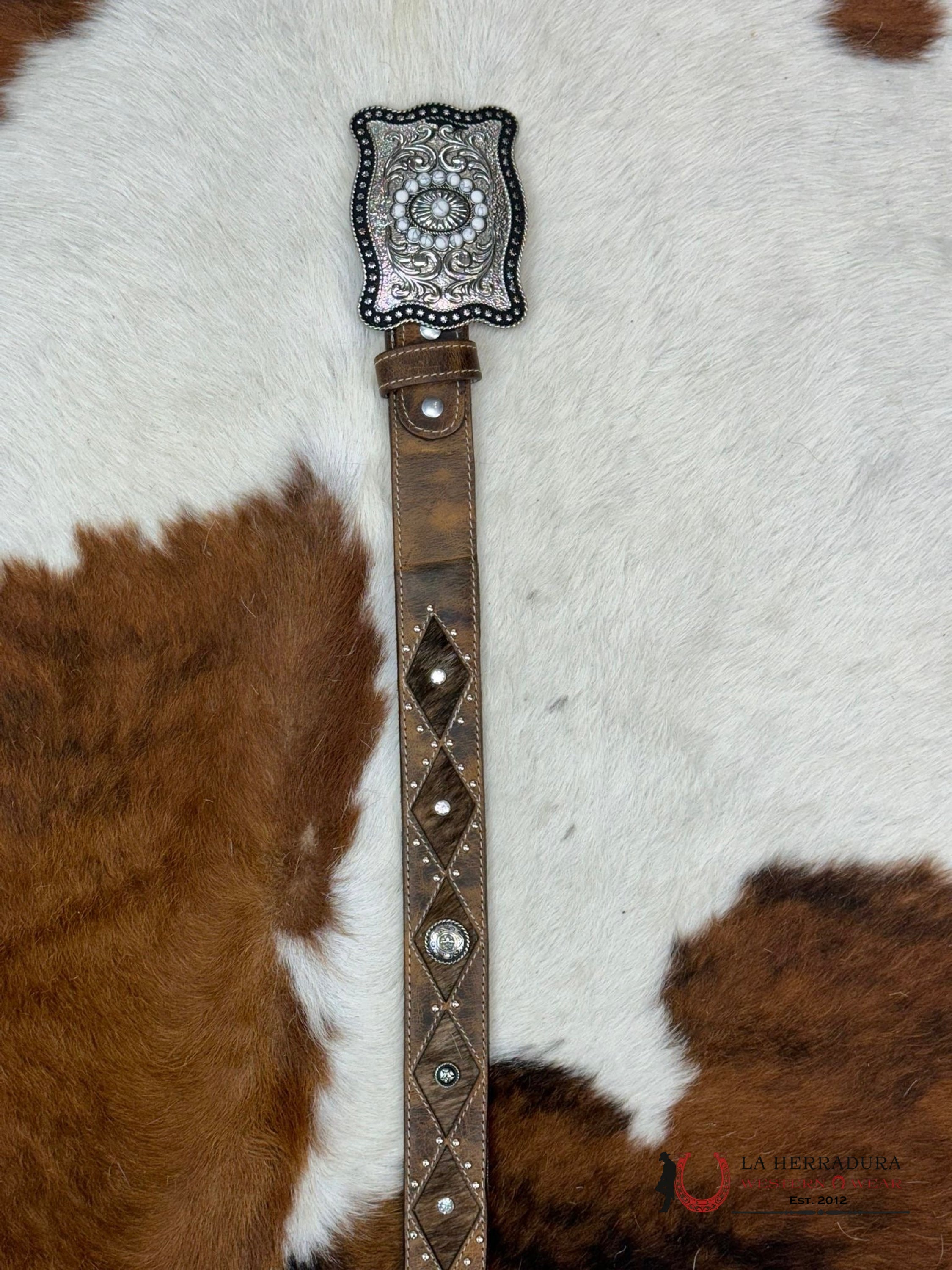 Rock’em Belt Mid Tan Cowhide Embellish With White Stone Buckle Cinturones Mujeres