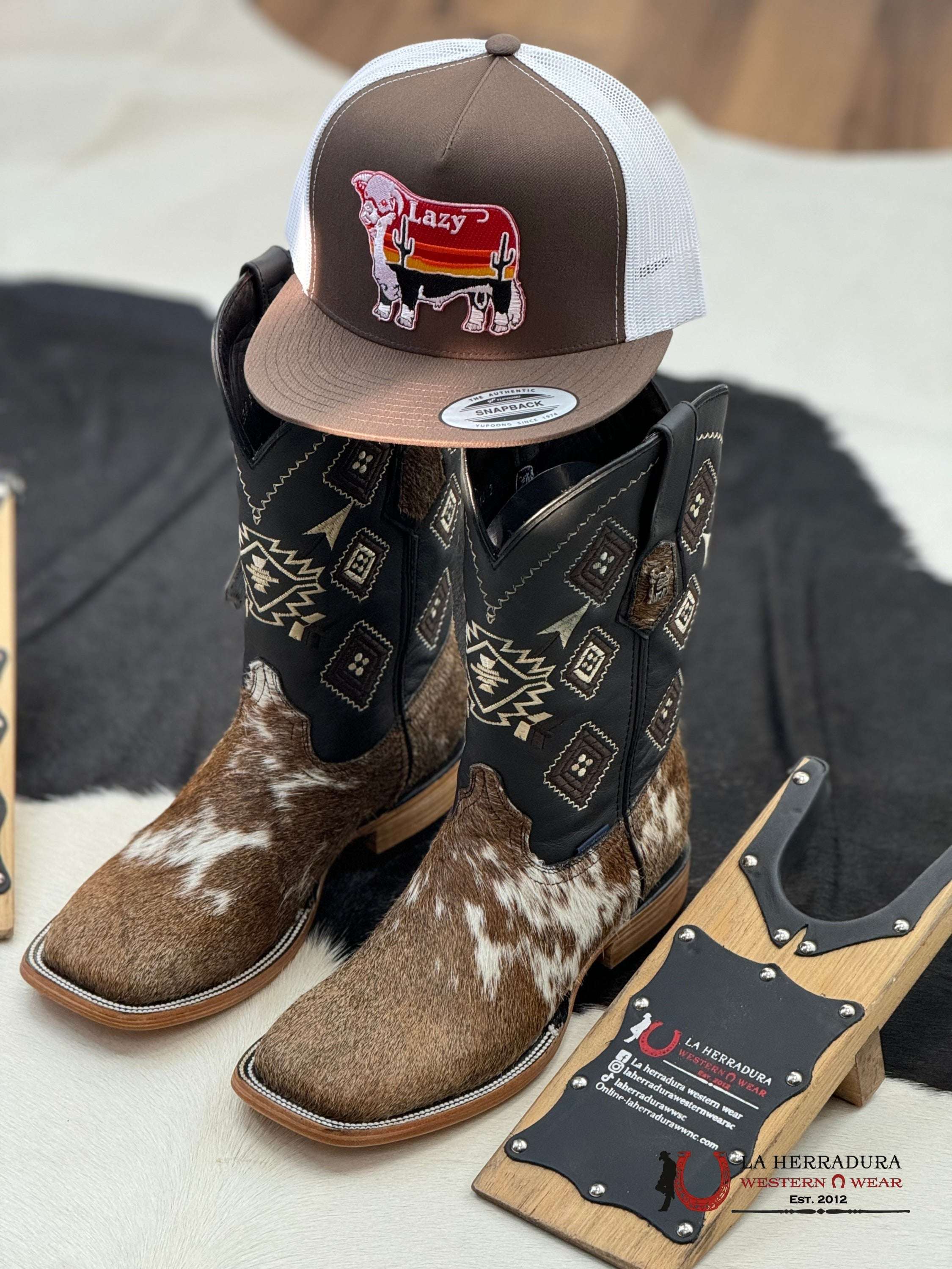 ROCKEM EST. AZTECA COWHIDE BROWN AND WHITE SQ. TOE BOOT (EVERY PAIR IS UNIQUE) BOTAS HOMBRES