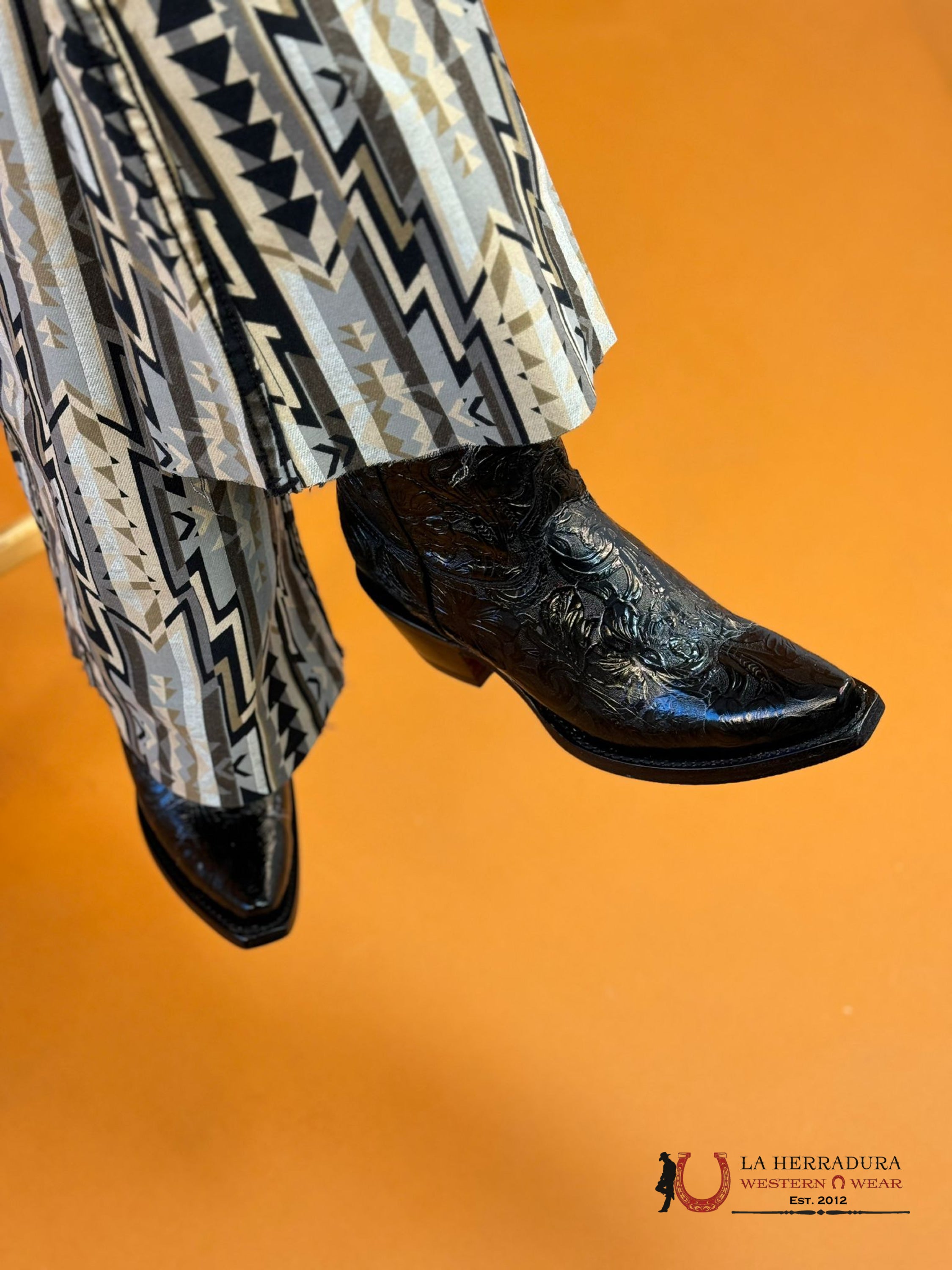 Rock’em Hand Tooled Flor De Luz Black Point Toe Botas Mujeres