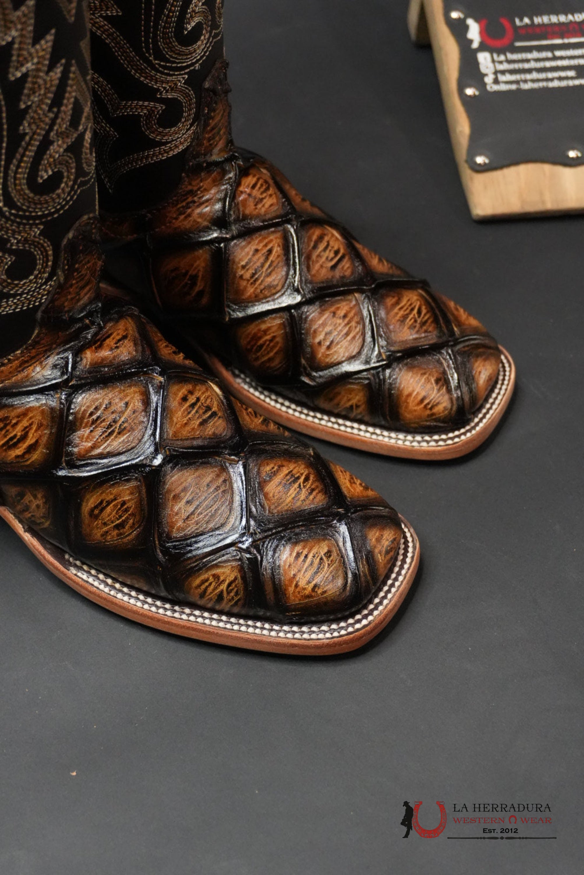 MEN IMIT PEZ MAR Y TIERRA FISH ORIX SQUARE TOE BOOT BOTAS HOMBRES