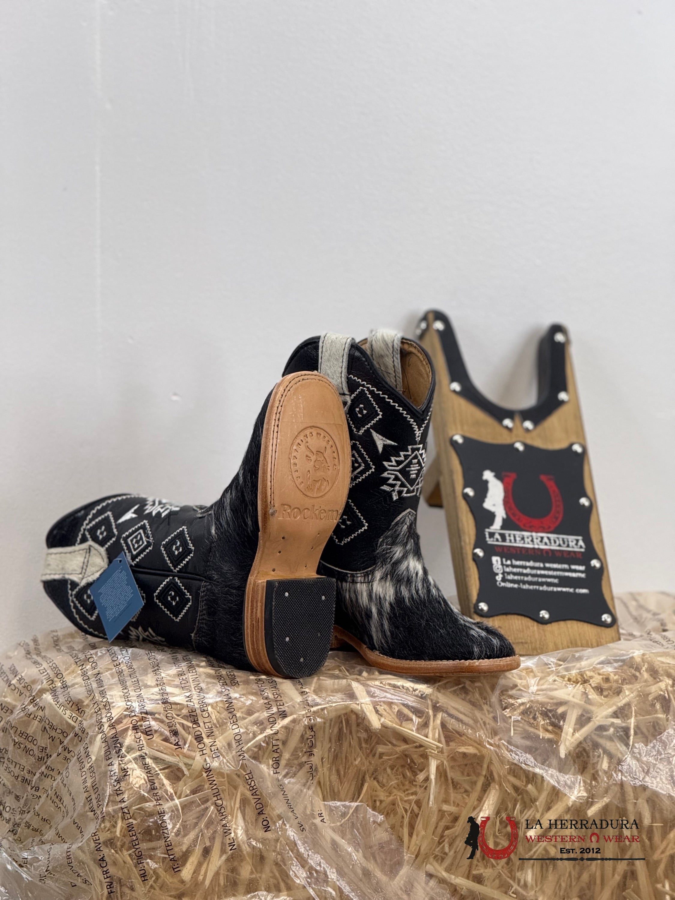 ROCKEM KIDS COWHIDE BLACK&WHITE SQ. TOE *EVERY PAIR IS UNIQUE* NIÑOS