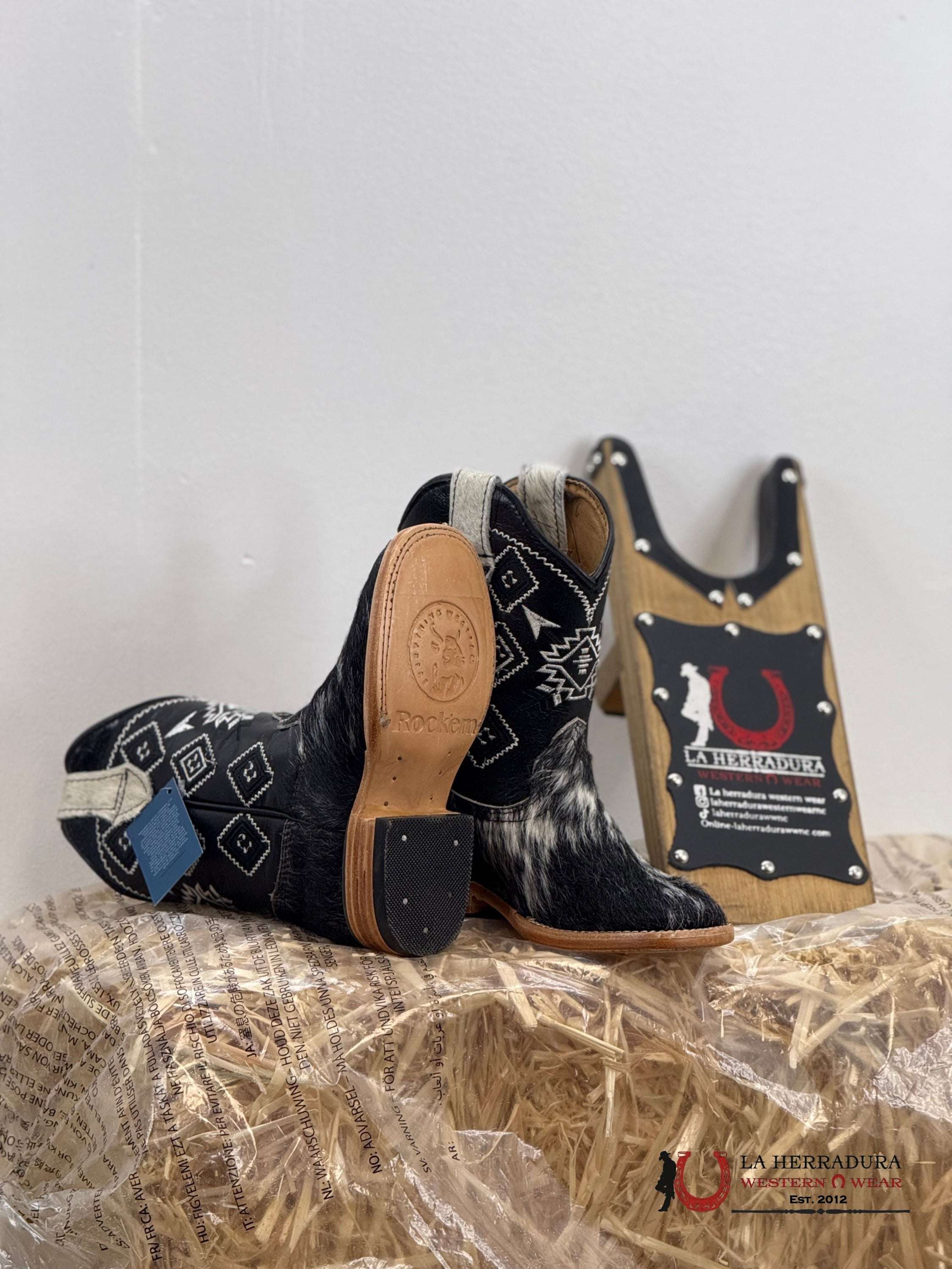 ROCKEM KIDS COWHIDE BLACK&WHITE SQ. TOE *EVERY PAIR IS UNIQUE* NIÑOS