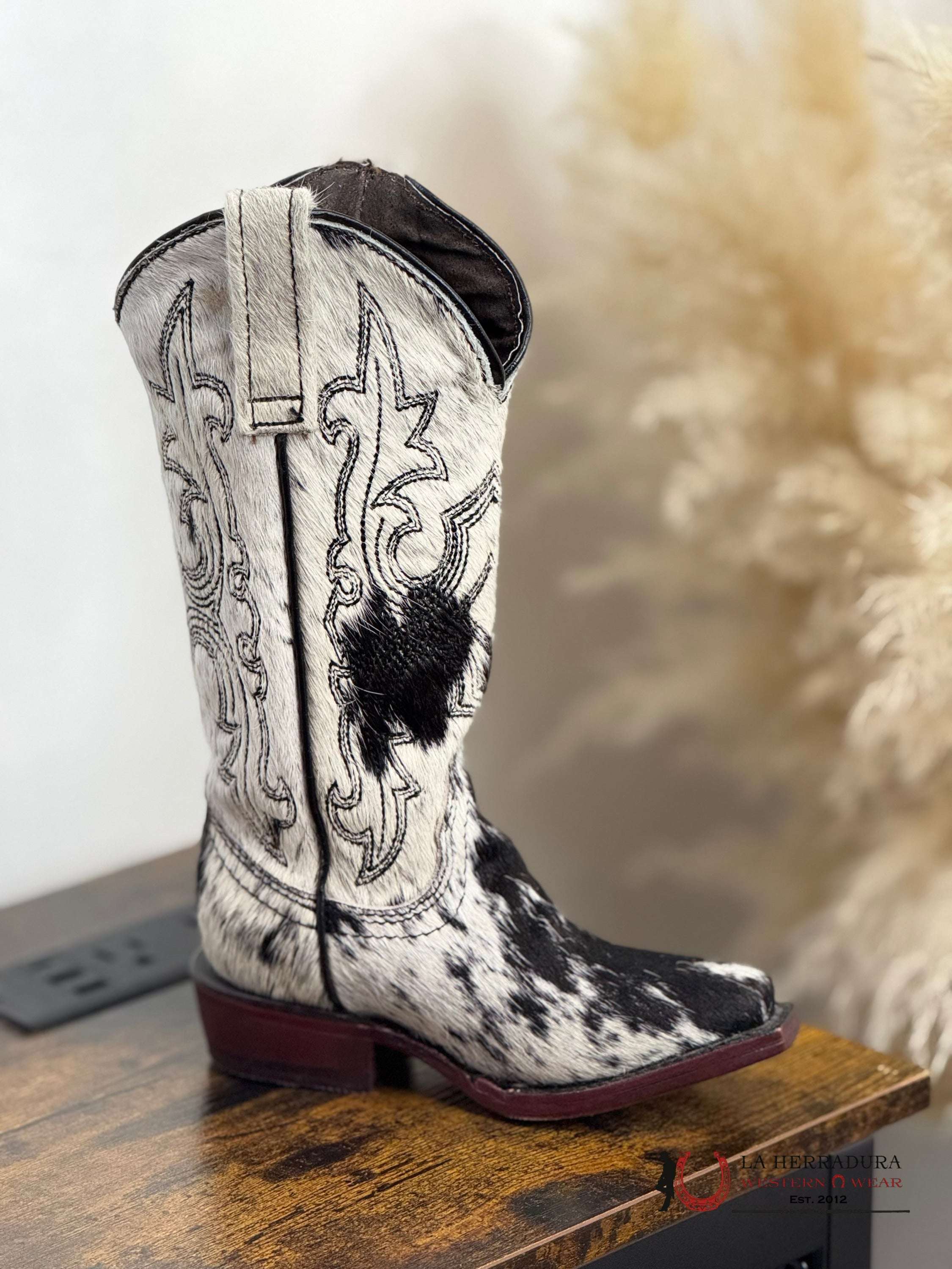 ROCKEM GIRLS COWHIDE EMBROIDERED POINT TOE NIÑOS