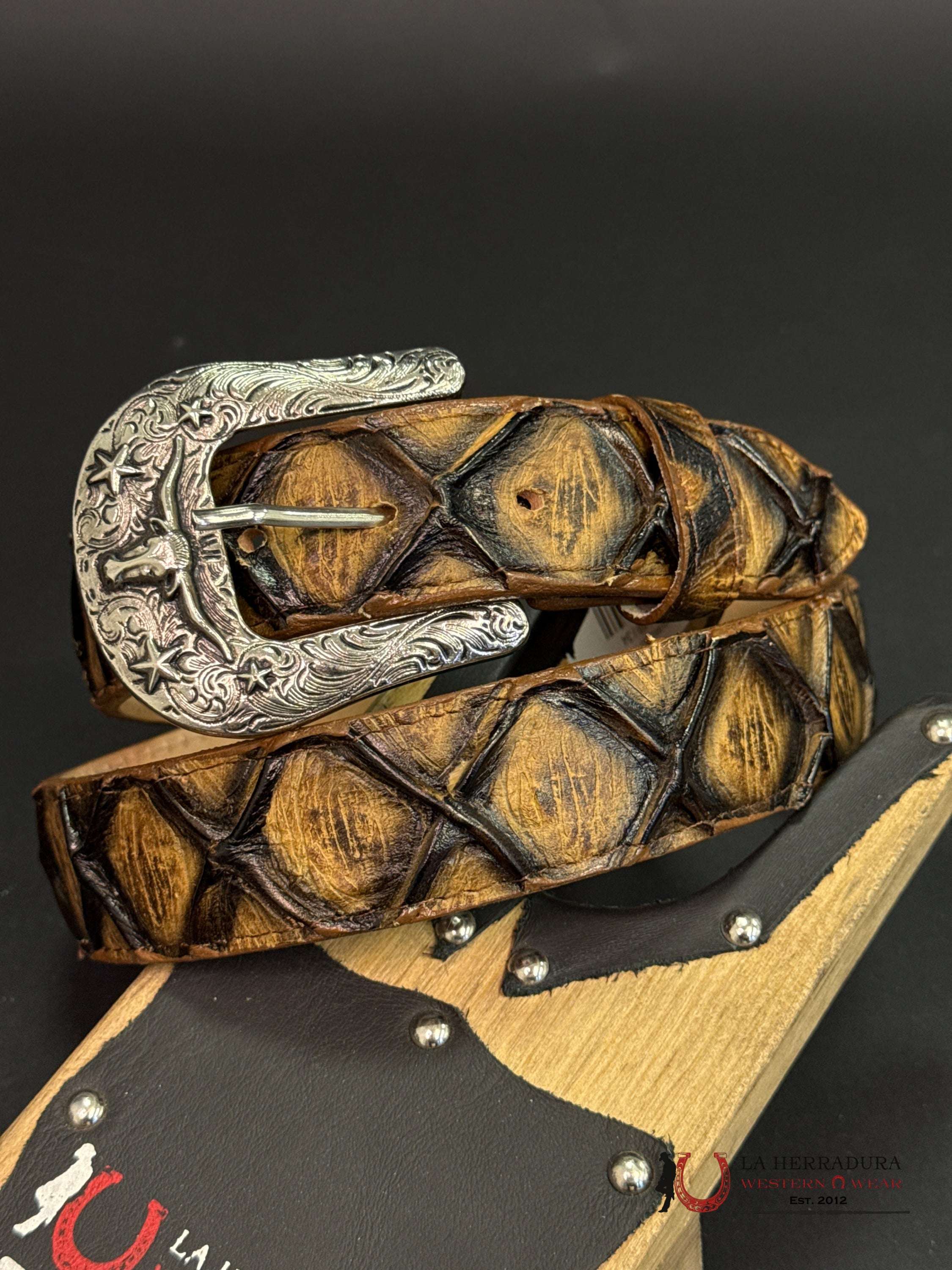 ROCKEM MEN BRILLOSO TAN BROWN FISH SCALE BELT CINTURONES HOMBRES