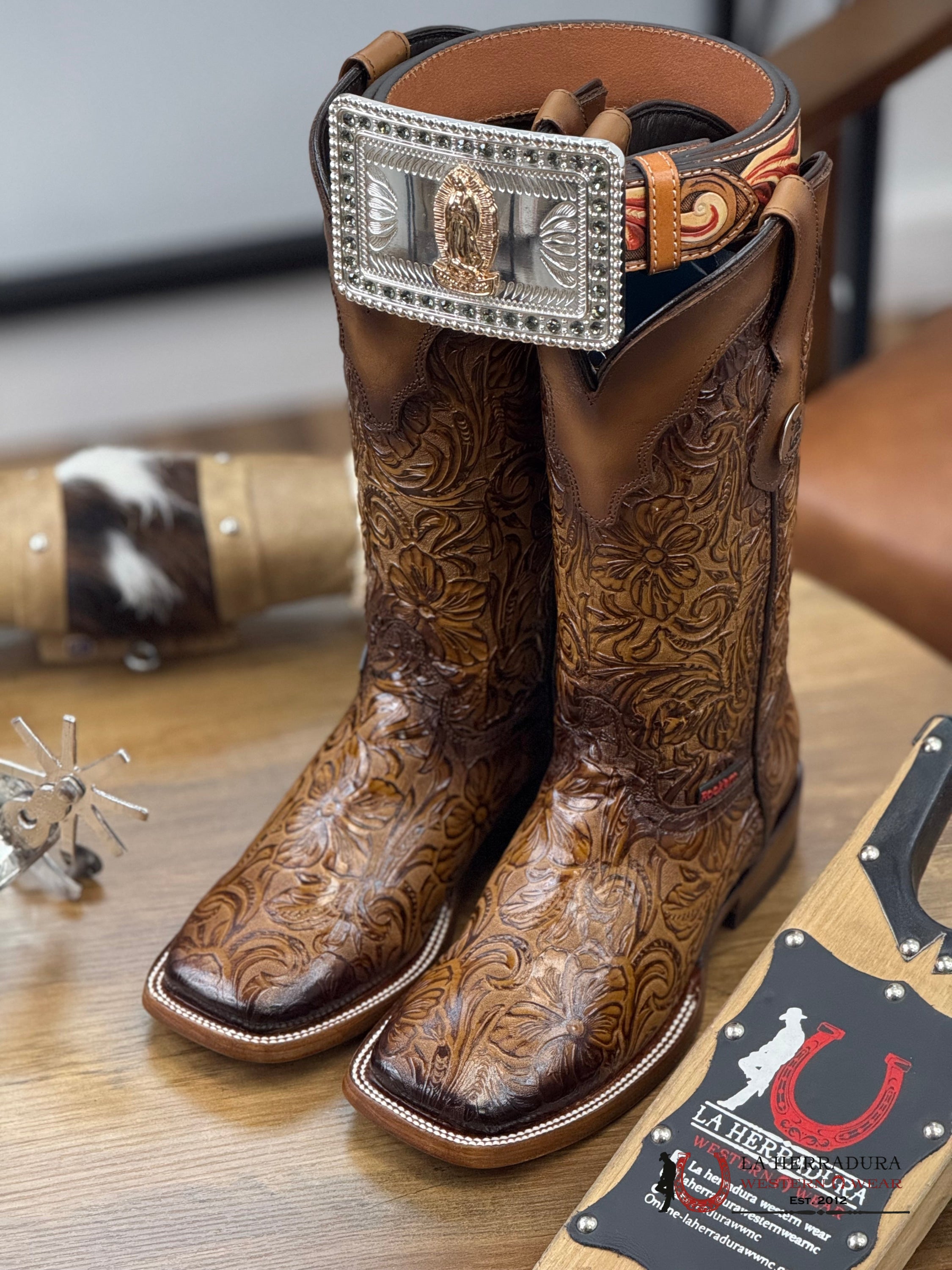 Womens Mila Cincelado Flor De Luz Miel Complete Honey Square Toe Boots Botas Mujeres