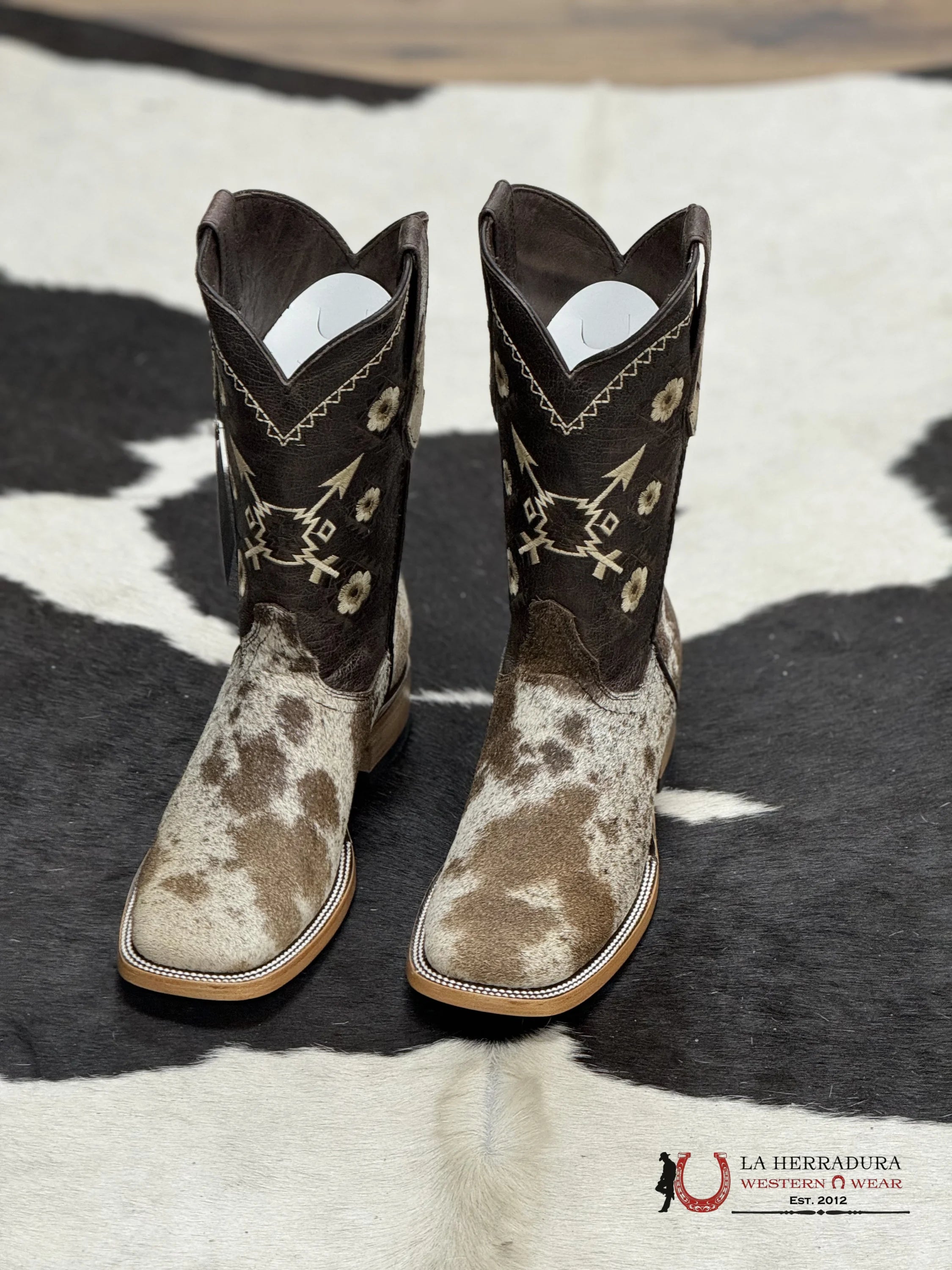 Womens Cedona White & Brown Cowhide (Every Pair Is Unique) Botas Mujeres