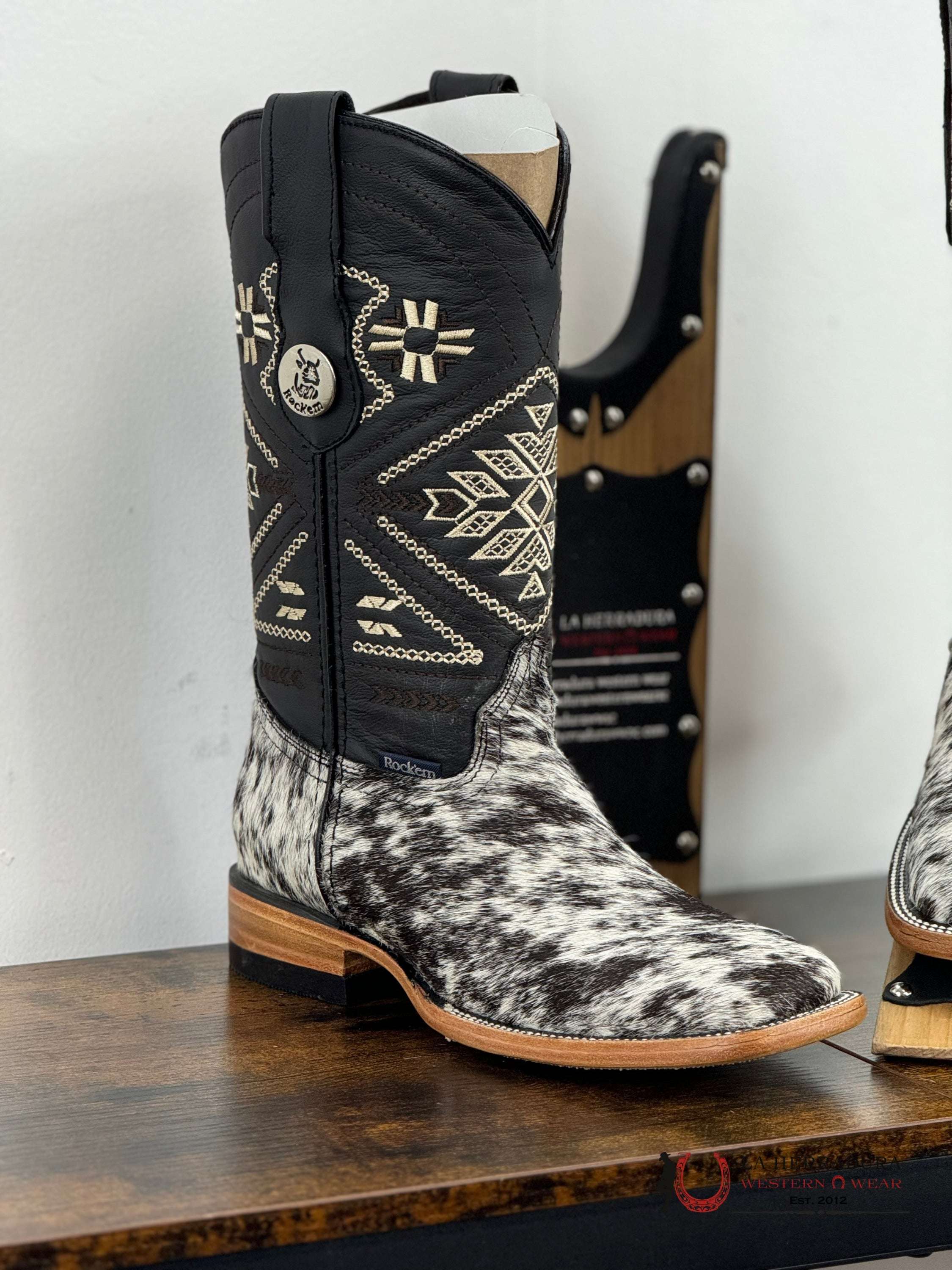 Womens Est Aztec Lady Black & White Cowhide Boot Botas Mujeres