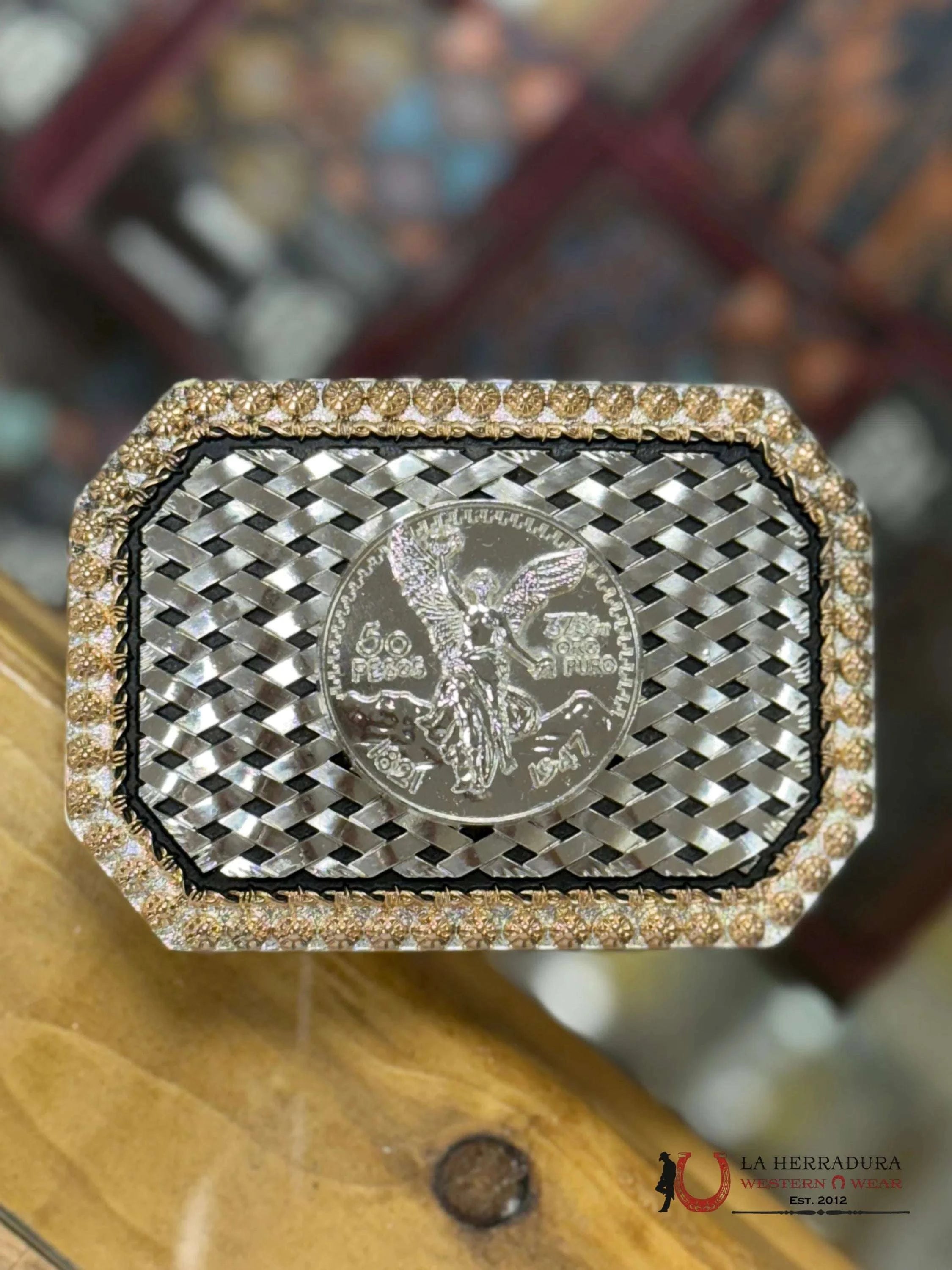 SILVER 50 PESOS GOLD AND BLACK DETAILS SQUARE BUCKLE ACCESORIOS