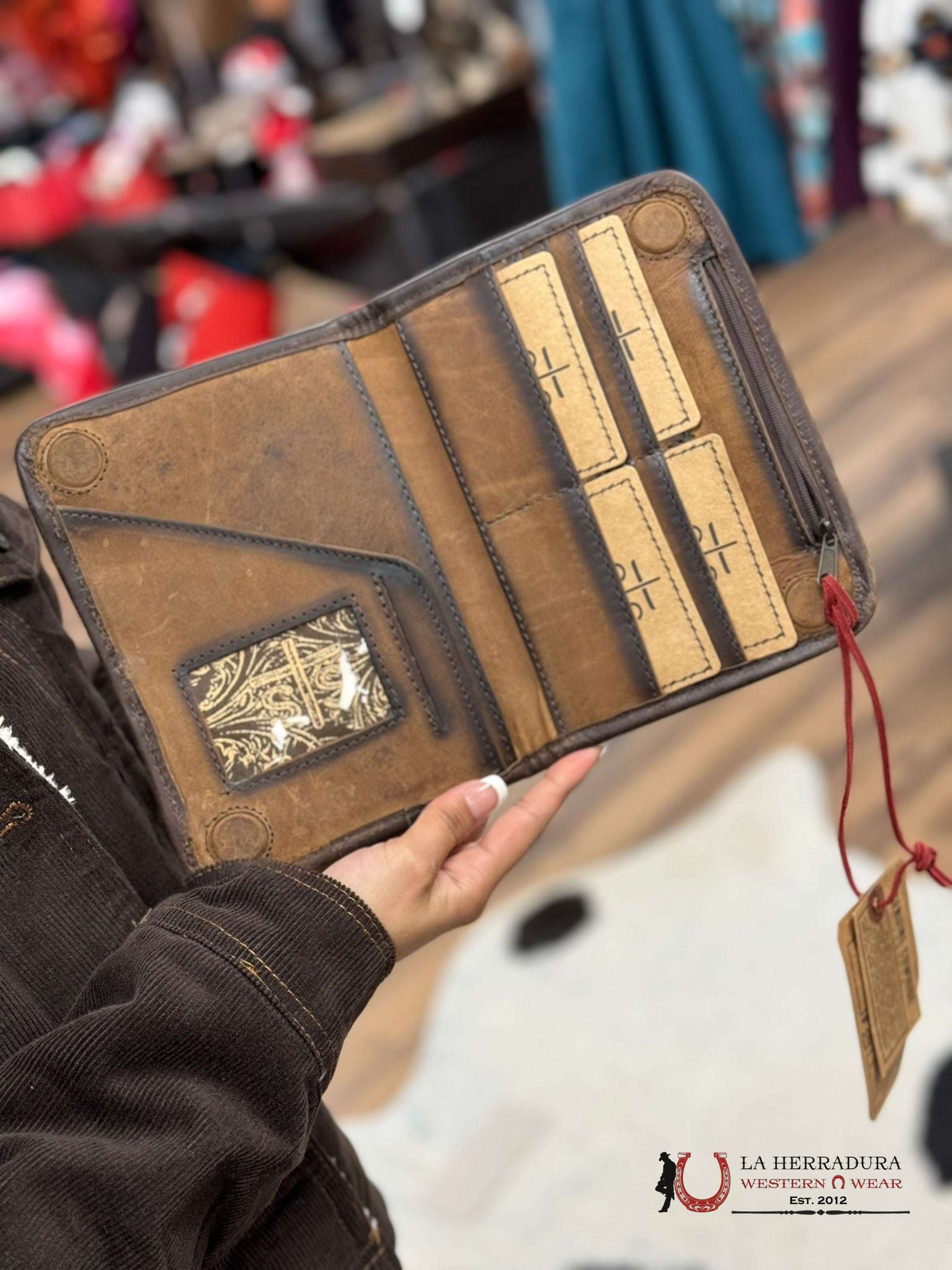 Sts Ranchwear Cowhide Magnetic Wallet