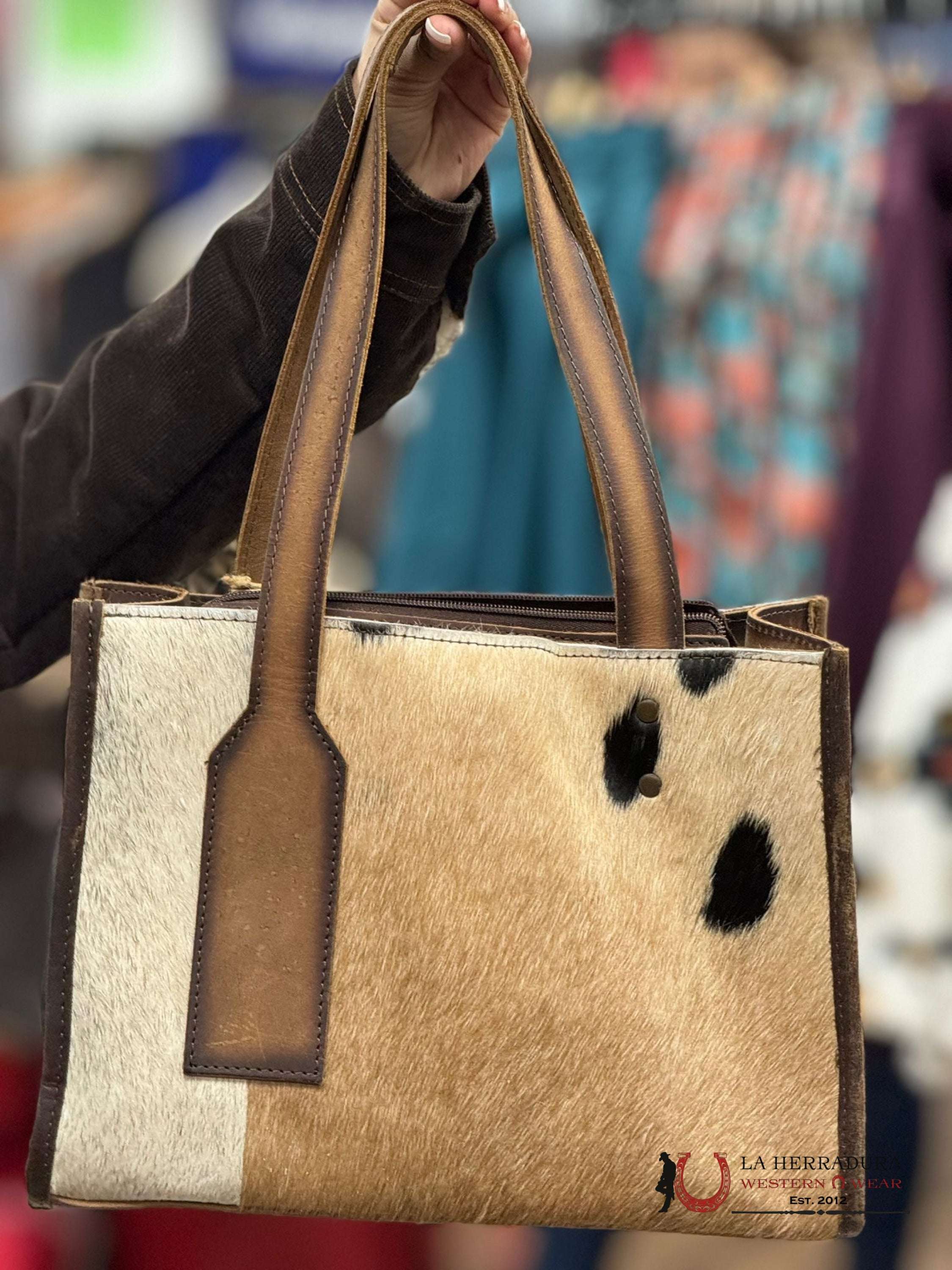 Sts Ranchwear Cowhide Black & White/Tab Ruby Purse