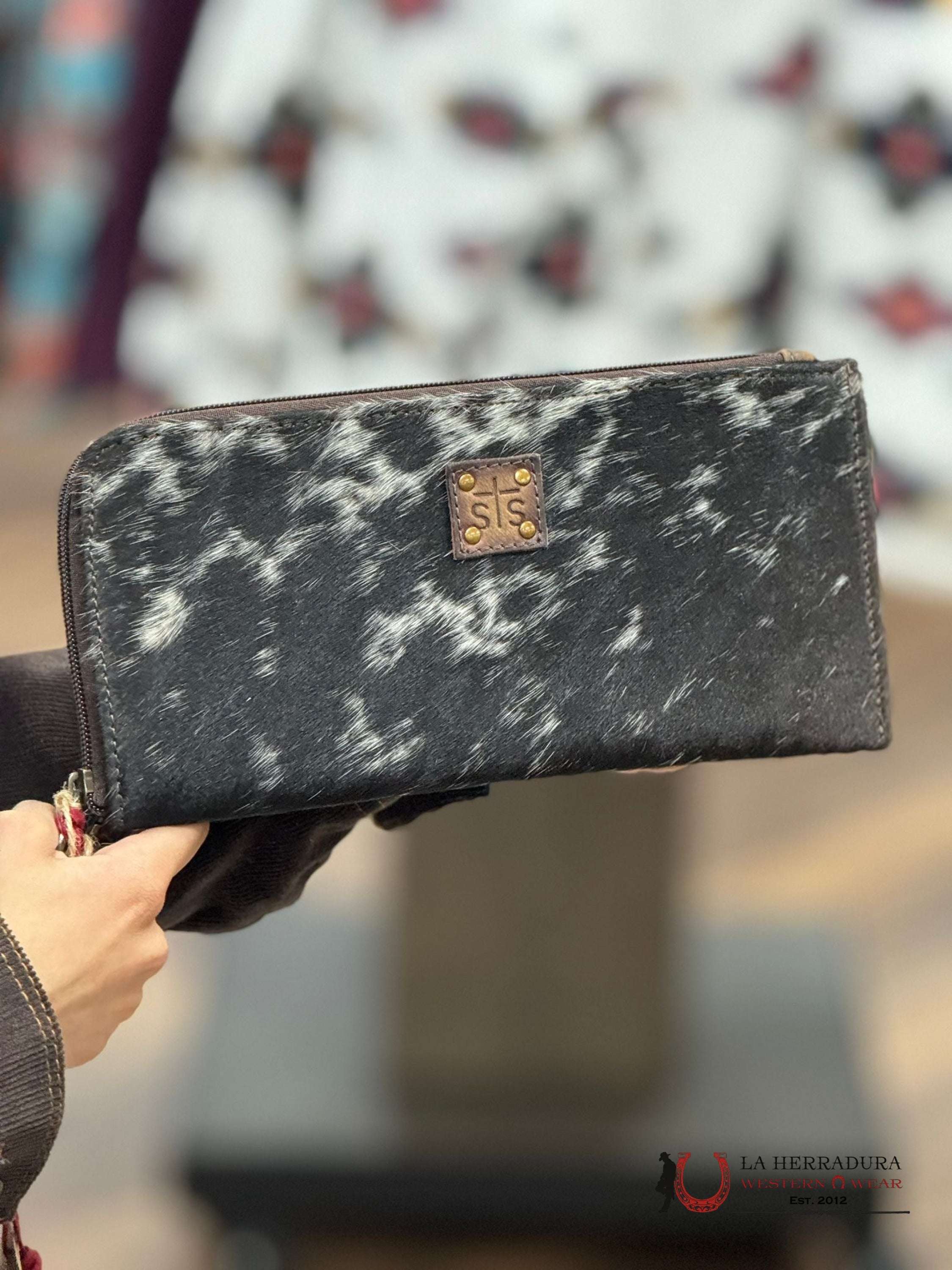 Sts Ranchwear Cowhide Classic Clitch Wallet