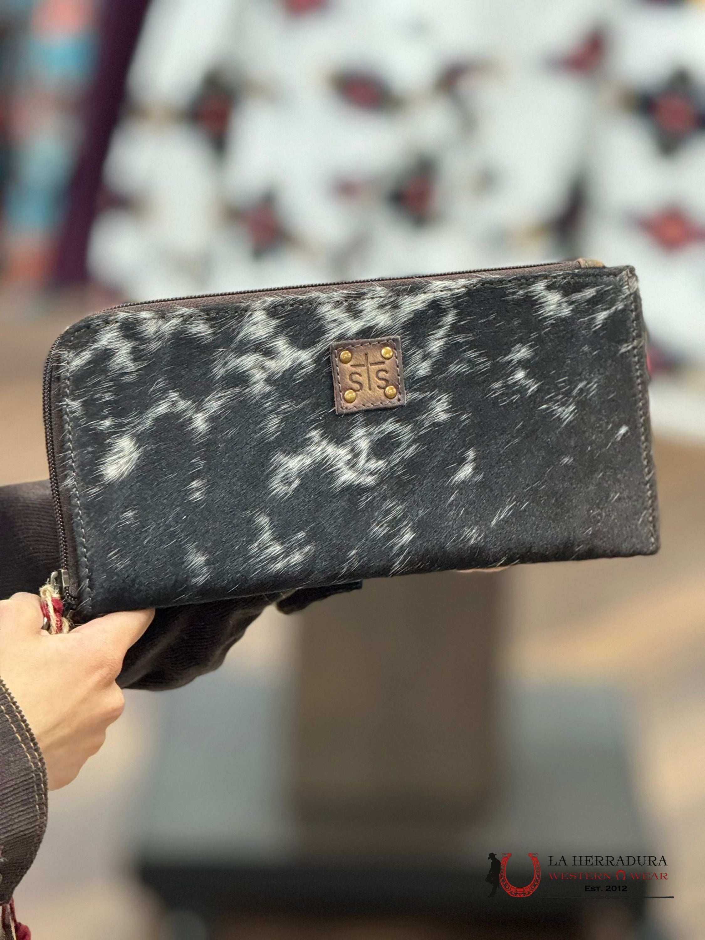 Sts Ranchwear Cowhide Classic Clitch Wallet