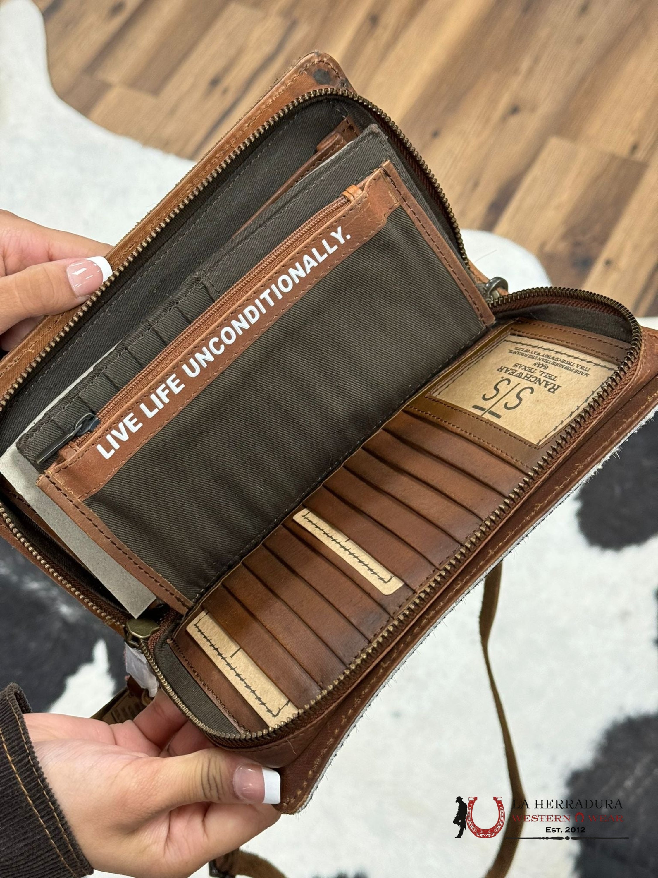 Sts Ranchwear Crossbody Unique Cowhide Black & White Saddle Tramp Evie Organizer