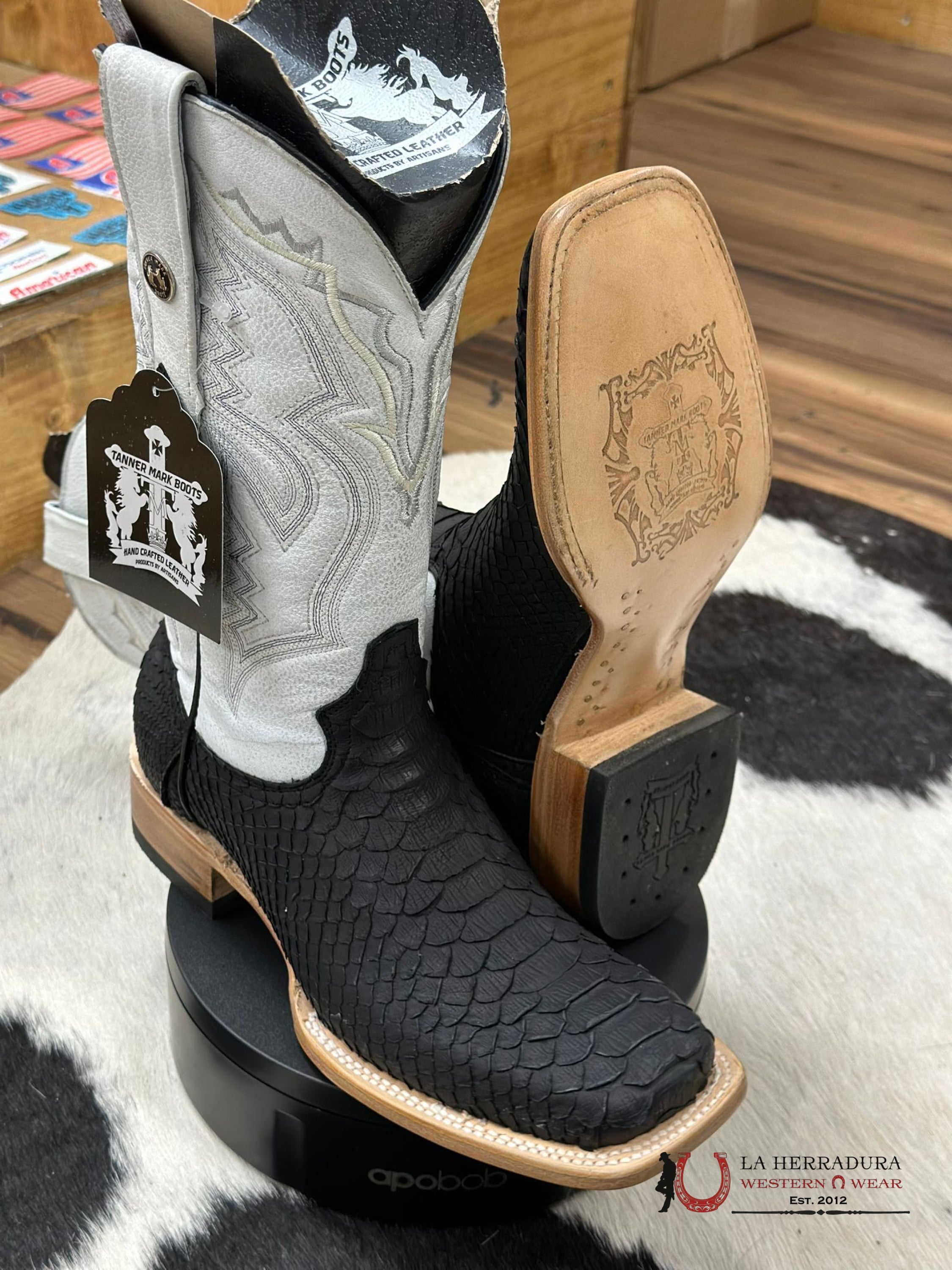 Tanner Mark Boots Exotic Fish Skin Black Botas Hombres