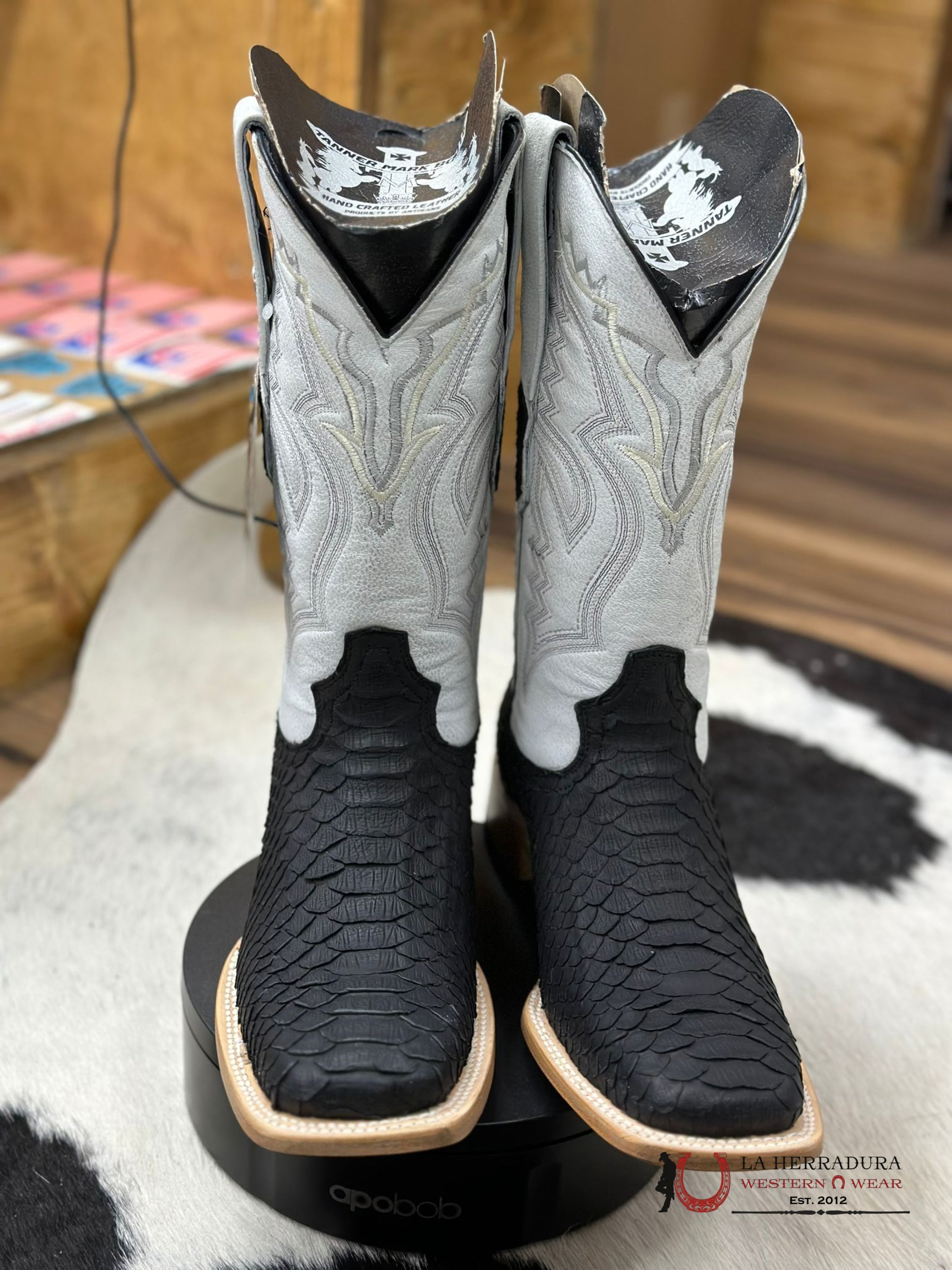 Tanner Mark Boots Exotic Fish Skin Black Botas Hombres