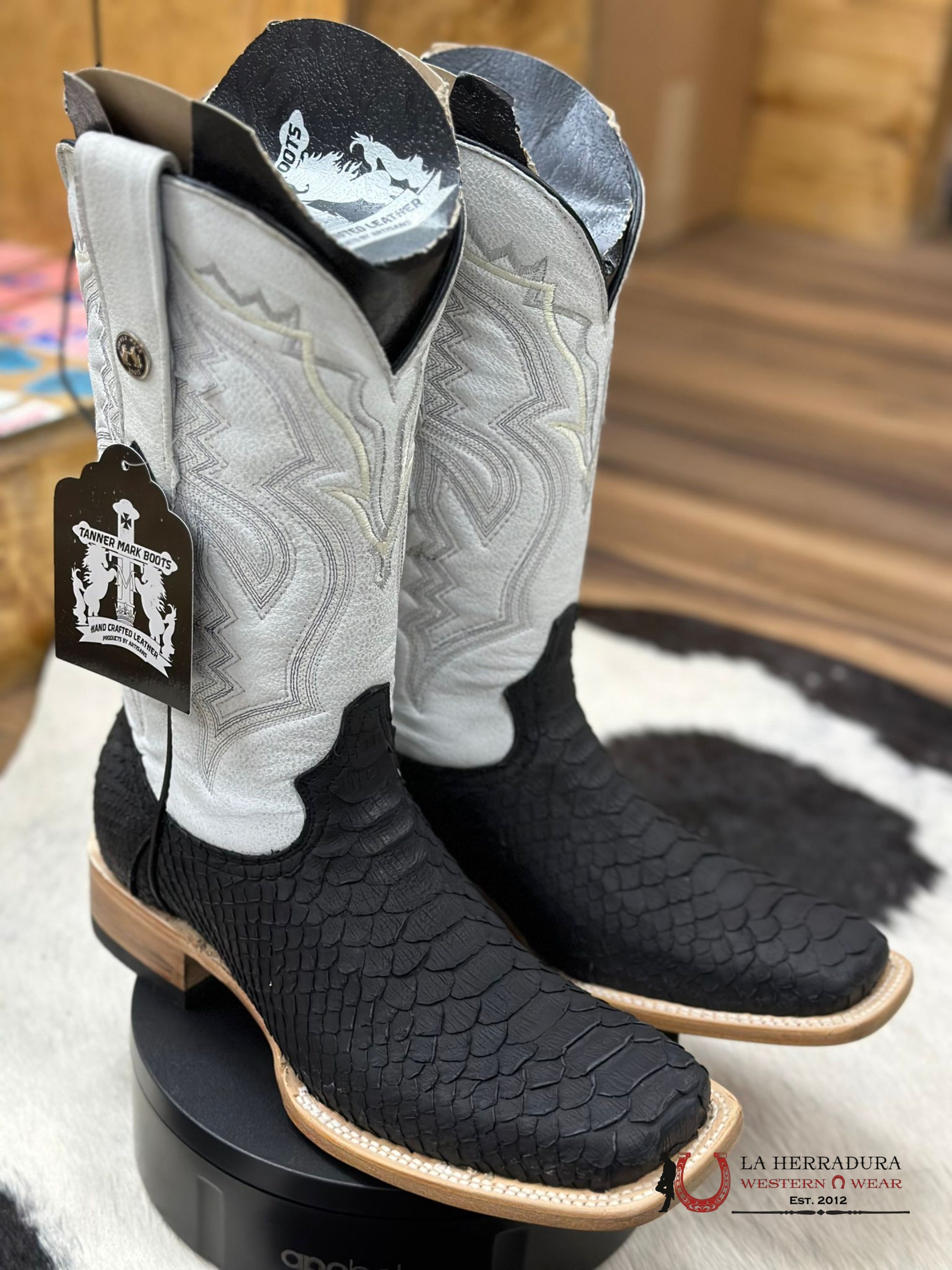 Tanner Mark Boots Exotic Fish Skin Black Botas Hombres