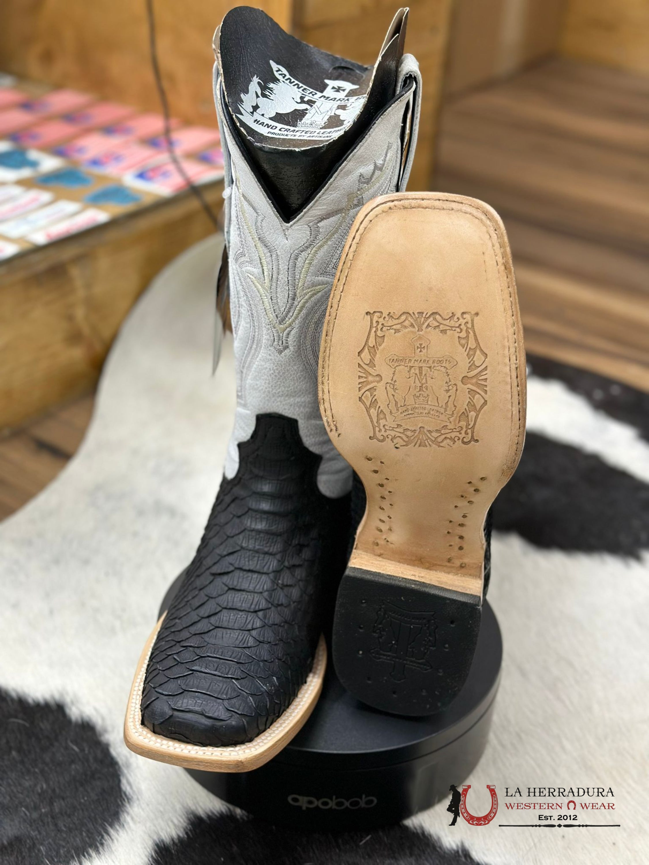Tanner Mark Boots Exotic Fish Skin Black Botas Hombres