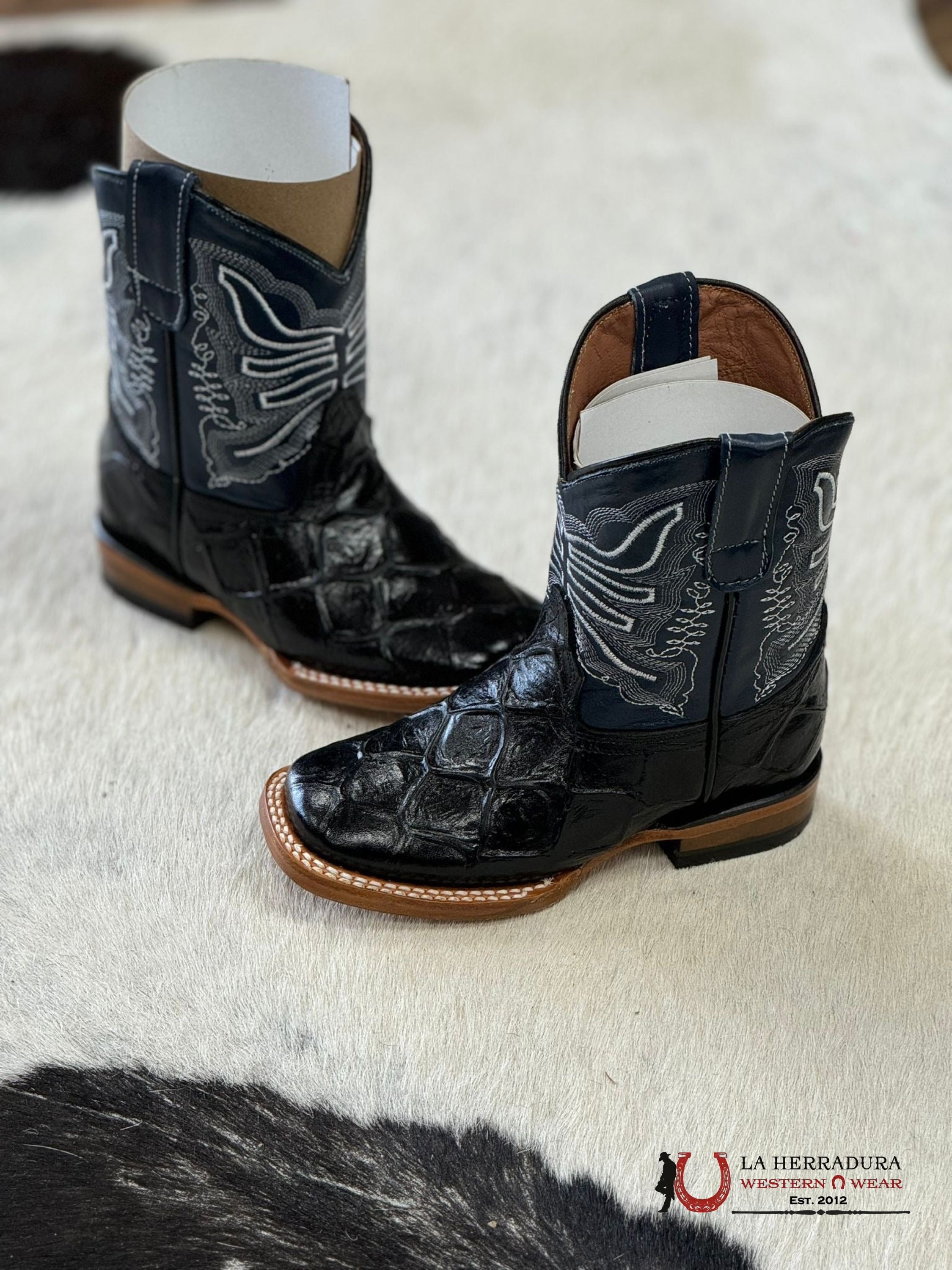 TANNER MARK KIDS ‘FRANKIE’ KIDS MONSTER FISH PRINT BLACK W/ BLUE -TMK205207 y TMY205207 NIÑOS