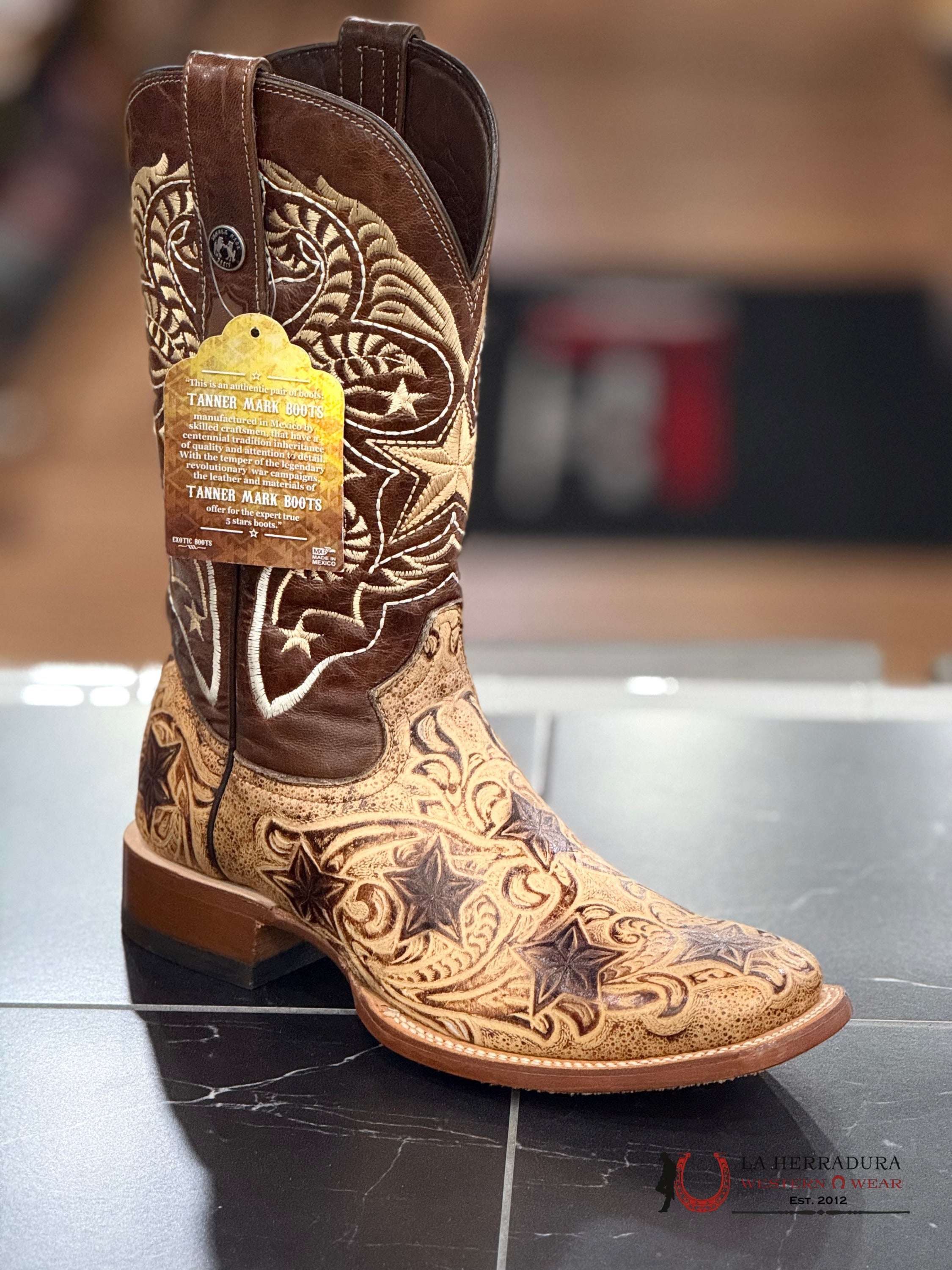 TANNER MARK MEN BOOT PRINT HAND TOOLED STARS VOLCANO SHEDRON TOP (ORIX)- TM205543 BOTAS HOMBRES