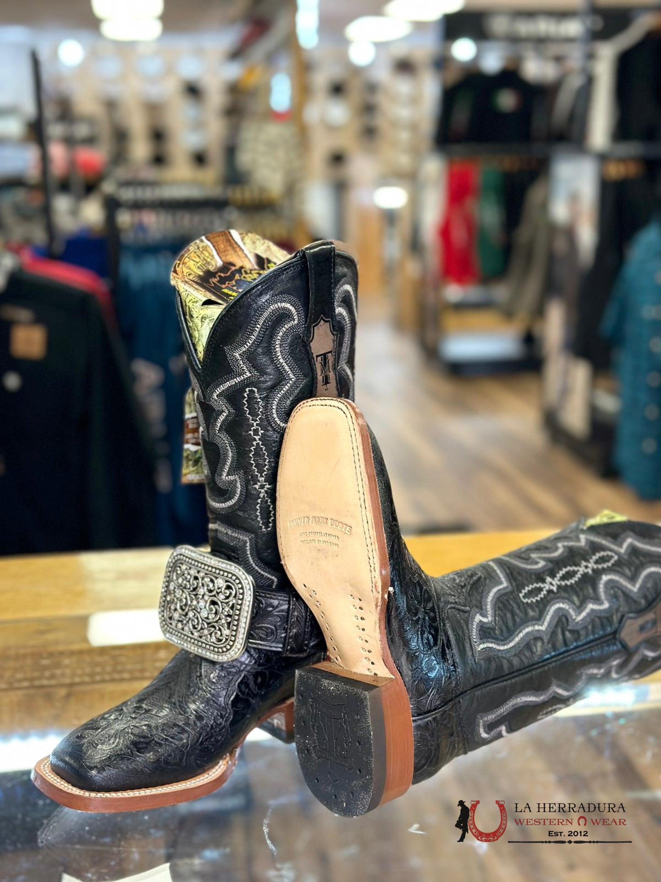 Tanner Mark Women’s Black Fango Top Hand Tooled Print Botas Mujeres