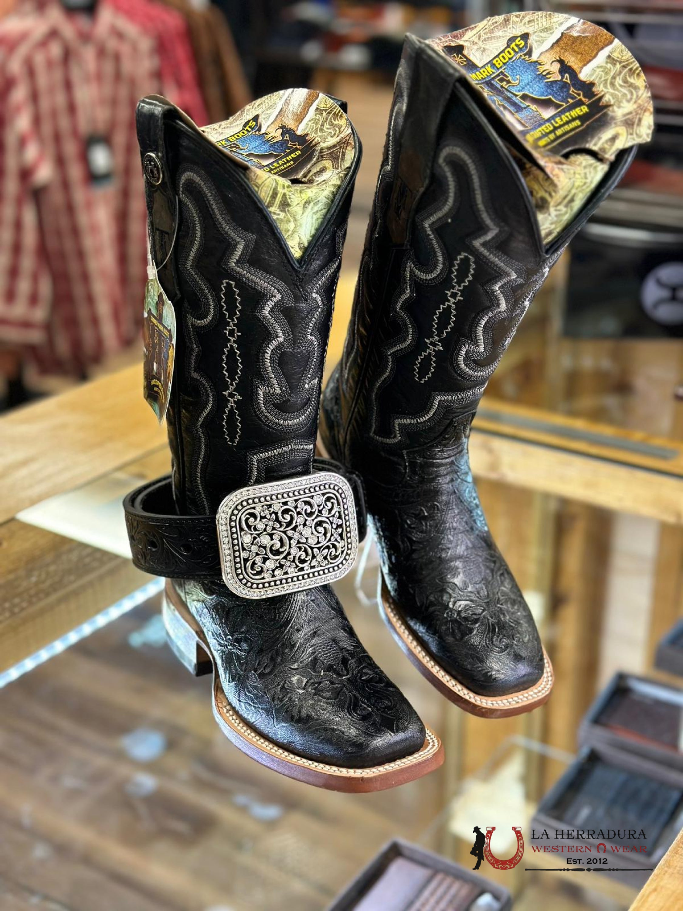 Tanner Mark Women’s Black Fango Top Hand Tooled Print Botas Mujeres