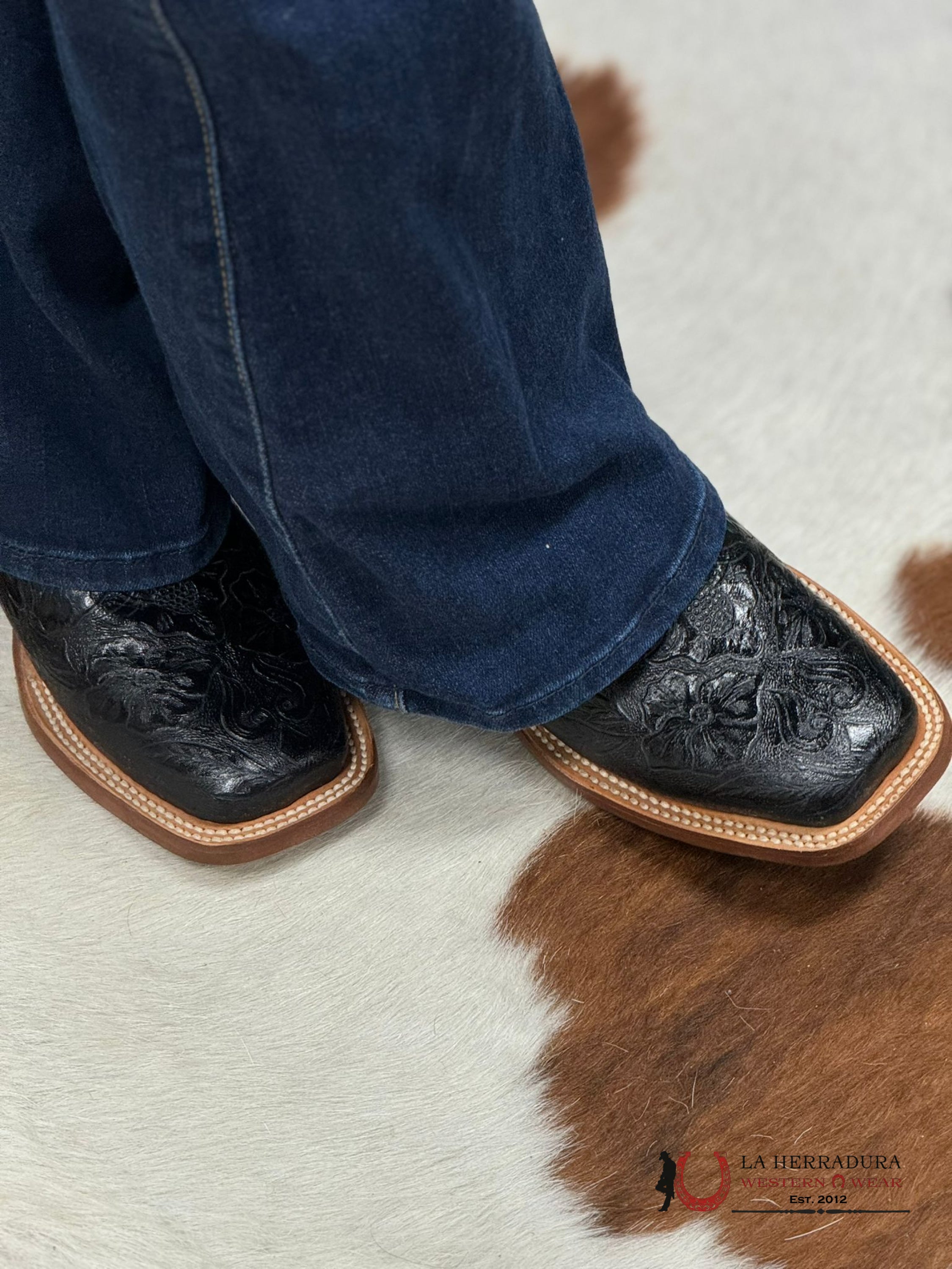 Tanner Mark Women’s Black Fango Top Hand Tooled Print Botas Mujeres