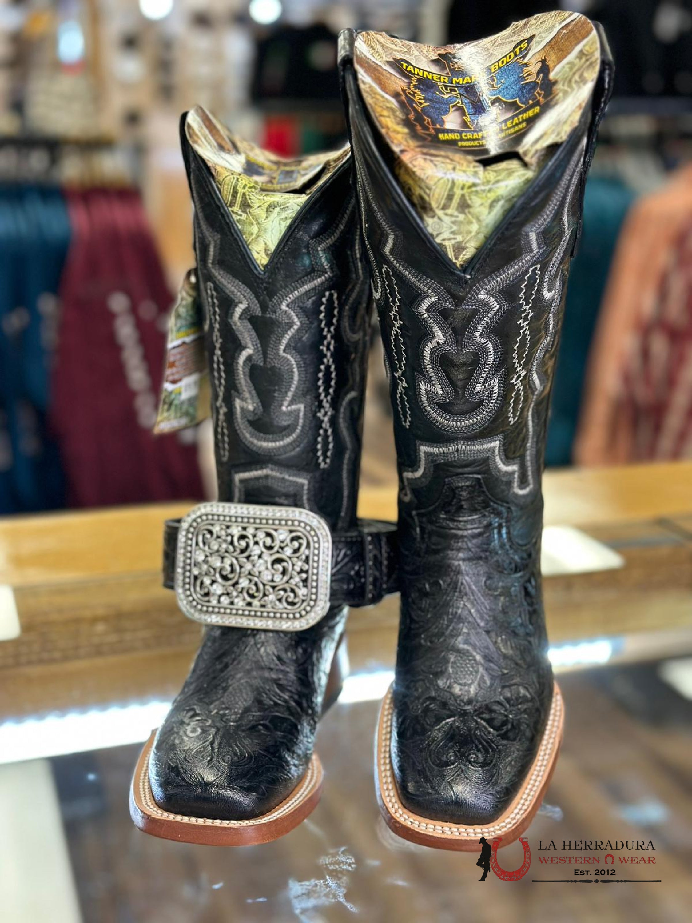 Tanner Mark Women’s Black Fango Top Hand Tooled Print Botas Mujeres