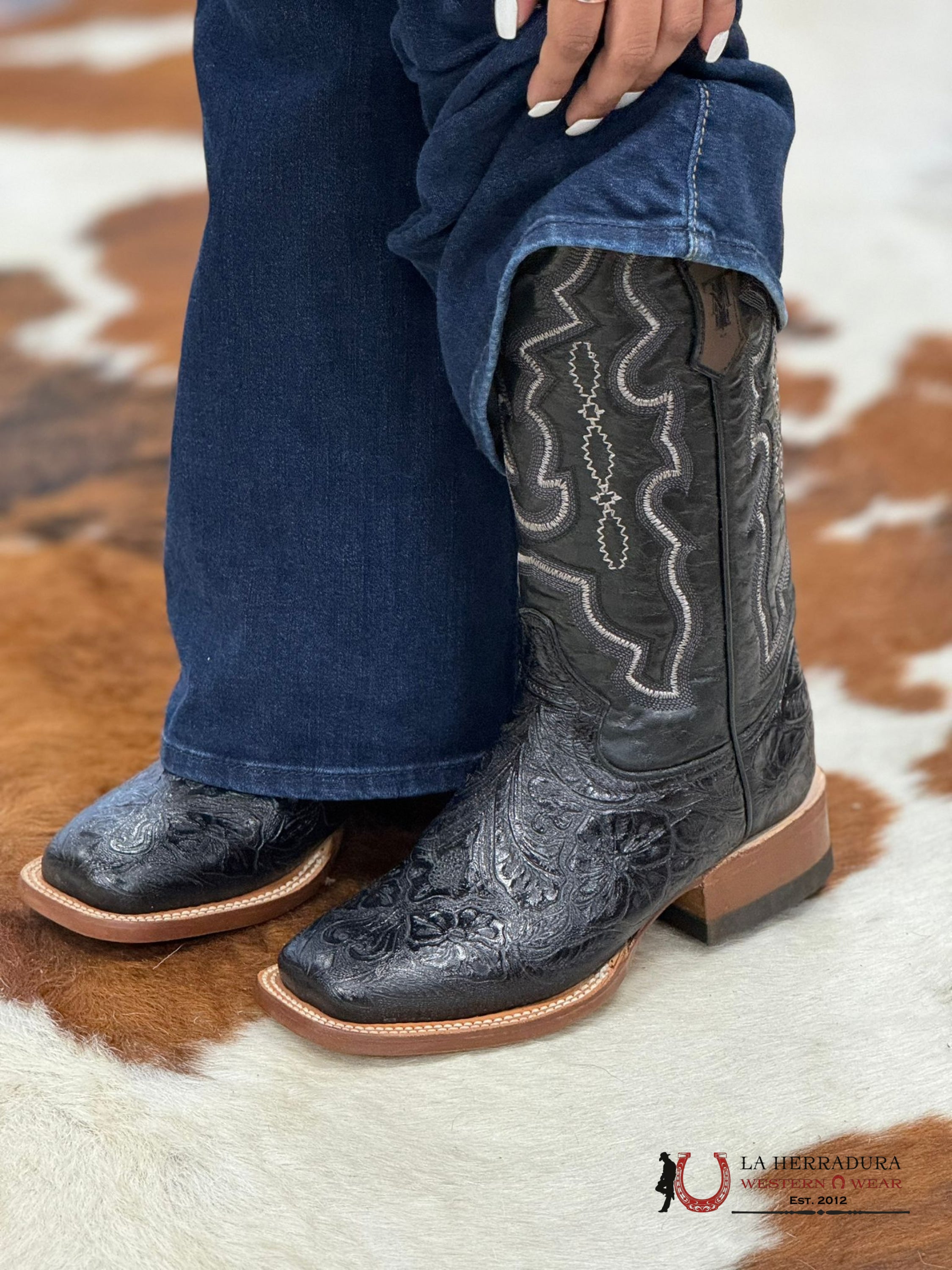 Tanner Mark Women’s Black Fango Top Hand Tooled Print Botas Mujeres