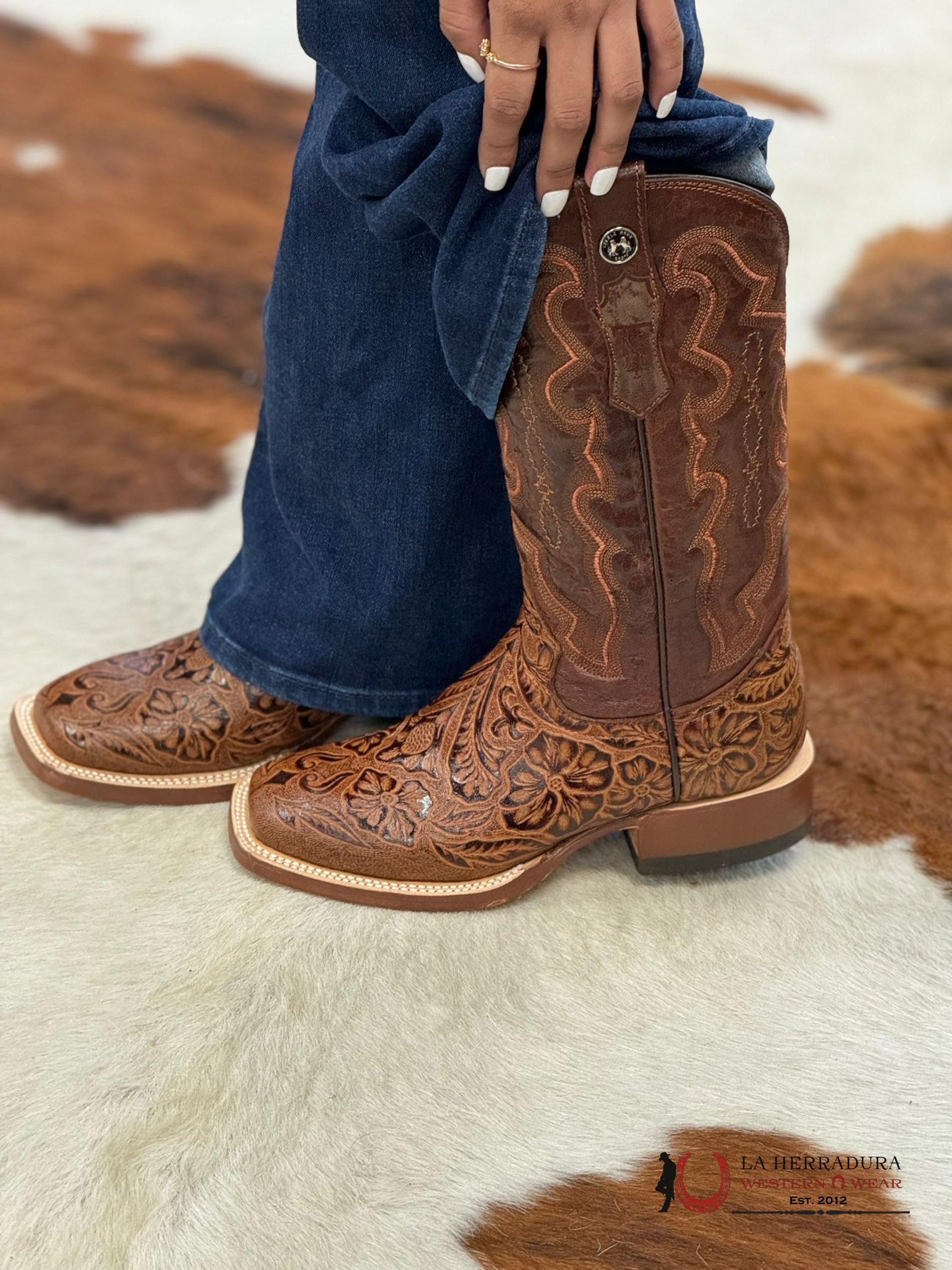 Tanner Mark Women’s Cogñac Fango Top Hand Tooled Print Botas Mujeres