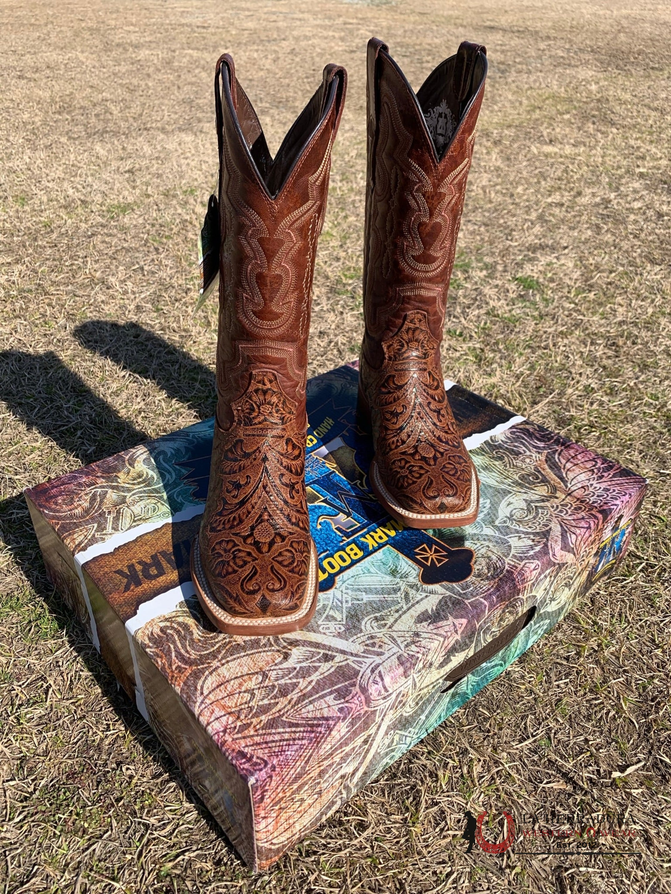 Tanner Mark Women’s Cogñac Fango Top Hand Tooled Print Botas Mujeres