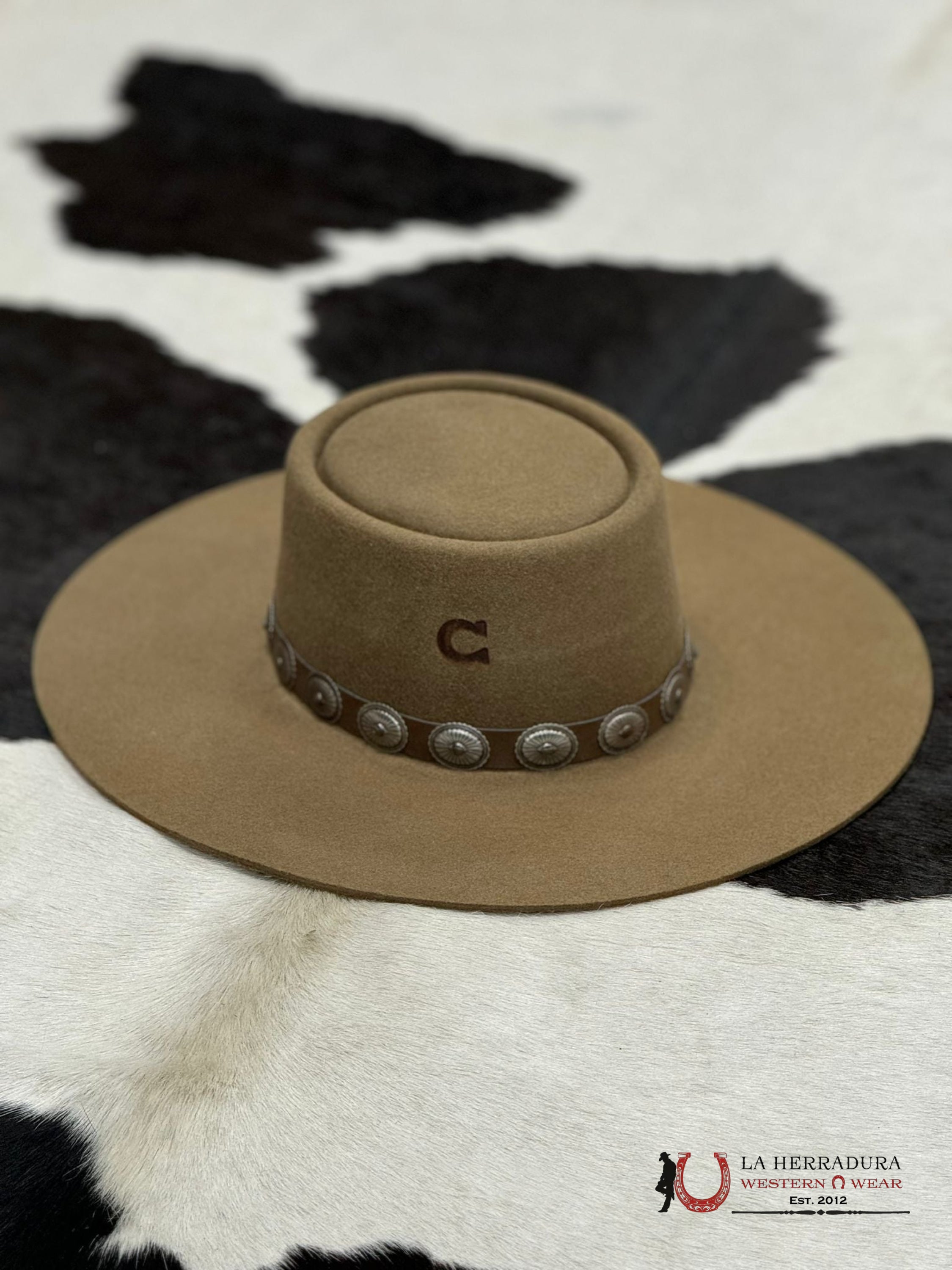 Texana Charlie Horse Pecan High Desert Texanas Mujeres