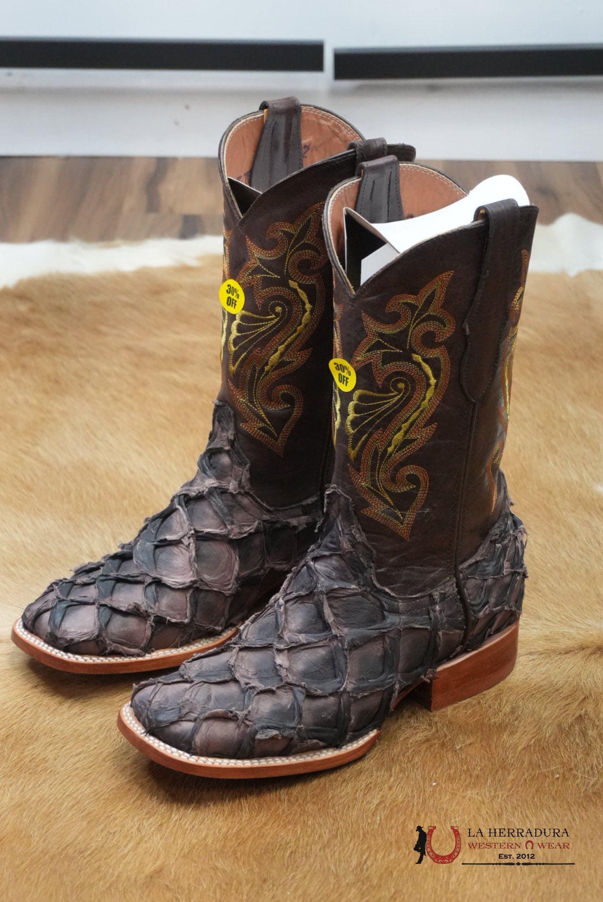 THE STAGE COACH BOOT CO./DILIGENCIA SQUARE TOE EXOTIC MINK PUSSE FISH SKIN BOTAS HOMBRES