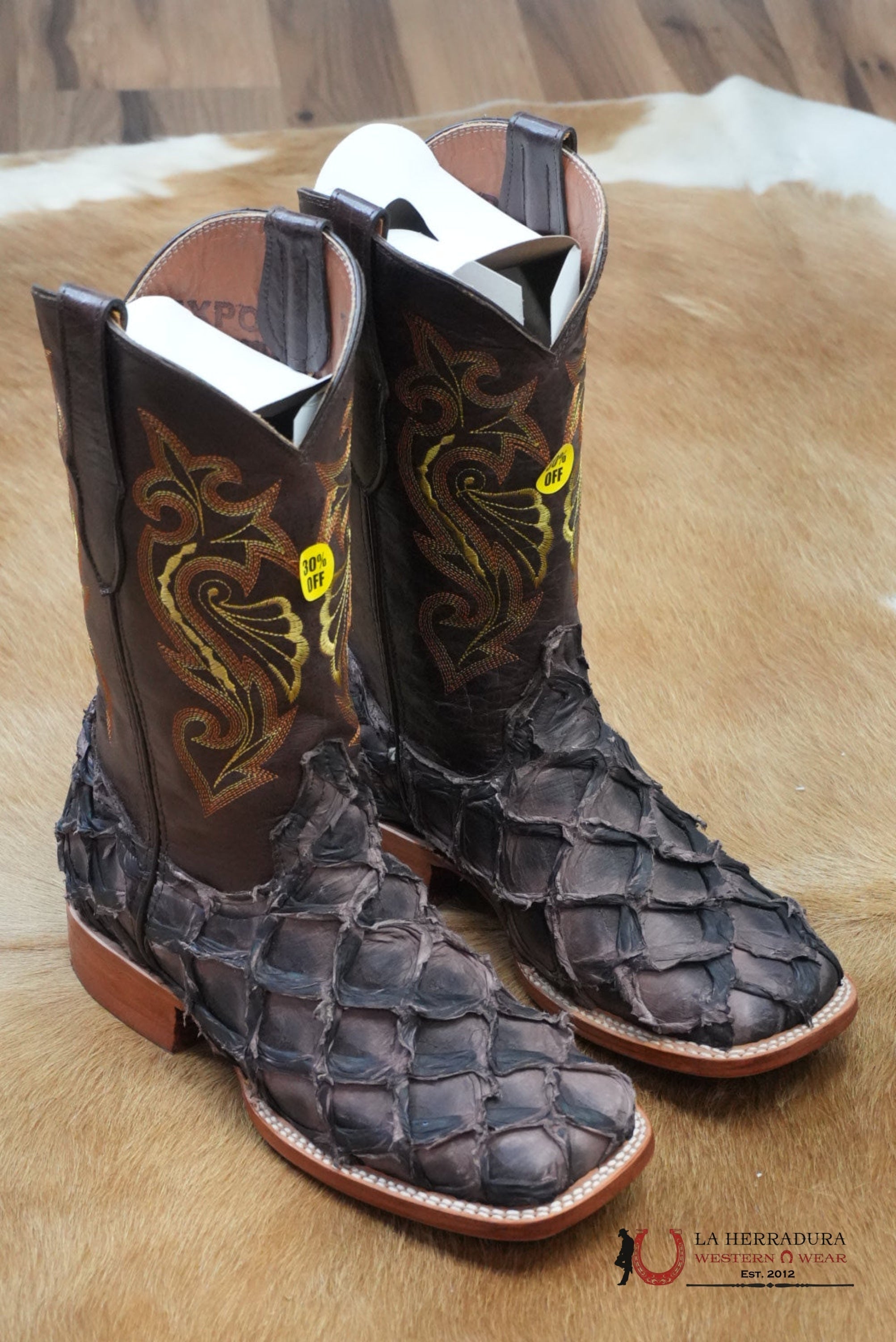 THE STAGE COACH BOOT CO./DILIGENCIA SQUARE TOE EXOTIC MINK PUSSE FISH SKIN BOTAS HOMBRES