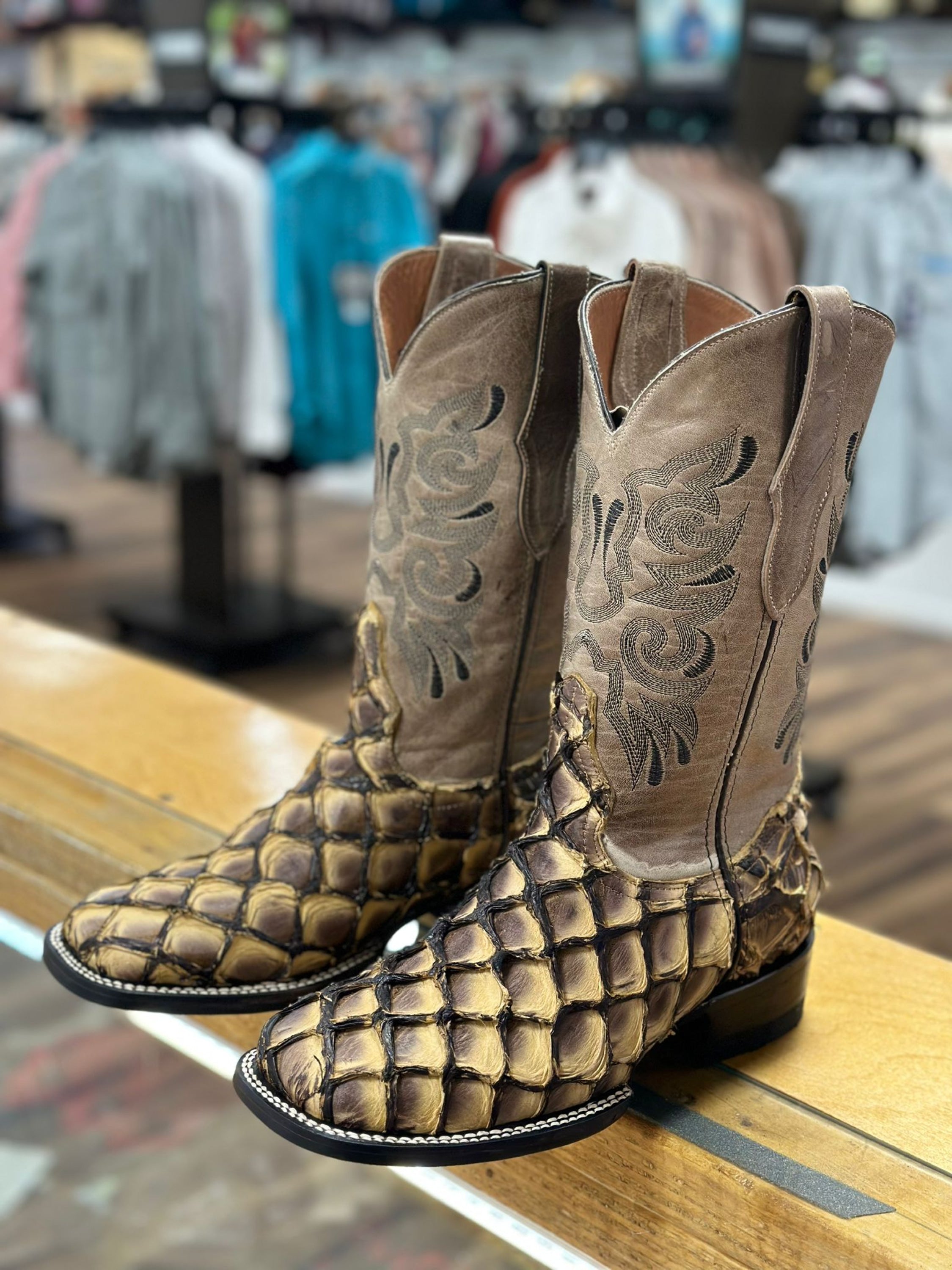 The Stage Coach Boot Co. Square Toe Exotic Berge Toost Fish Skin Botas Hombres