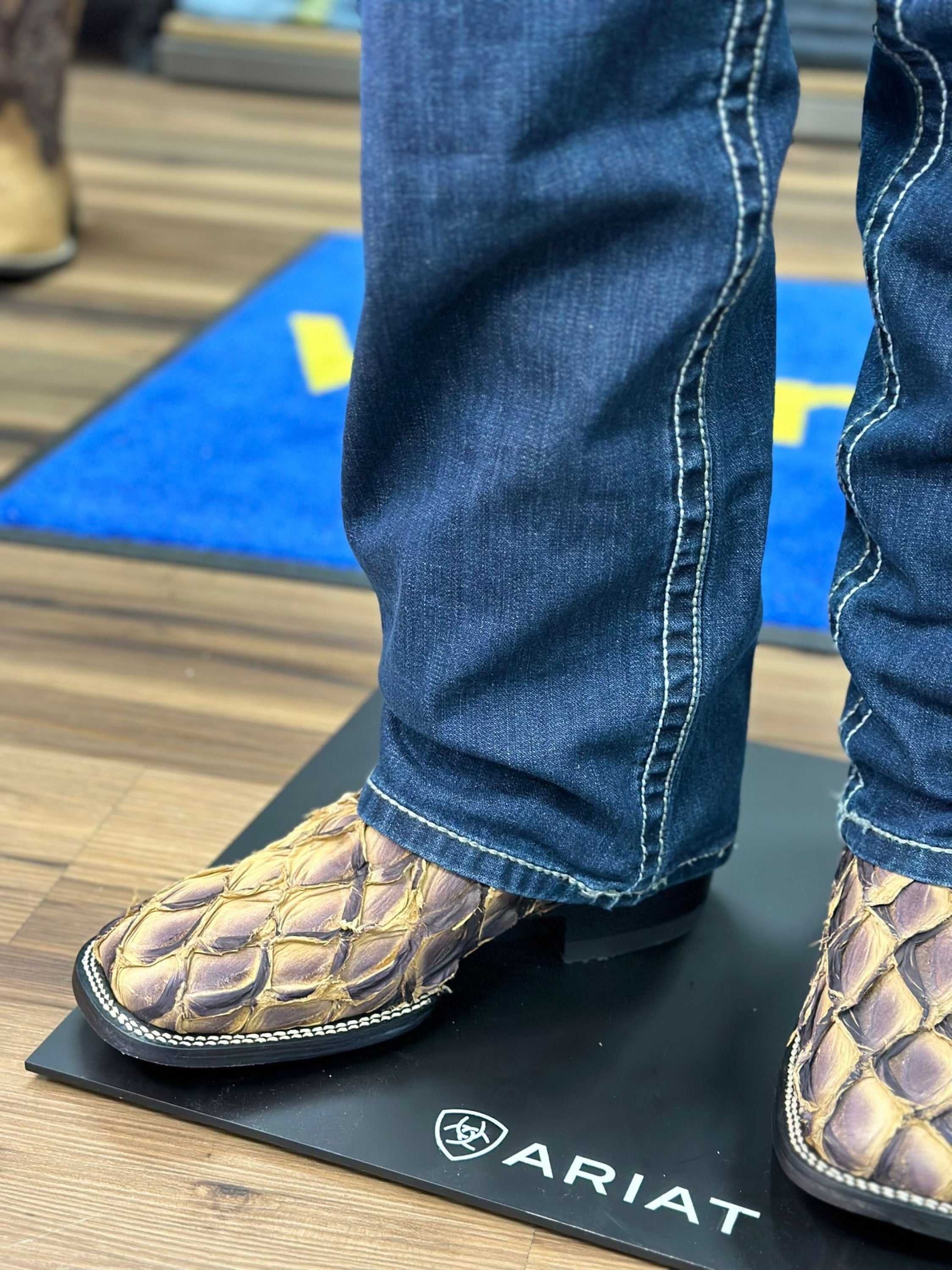 The Stage Coach Boot Co. Square Toe Exotic Berge Toost Fish Skin Botas Hombres