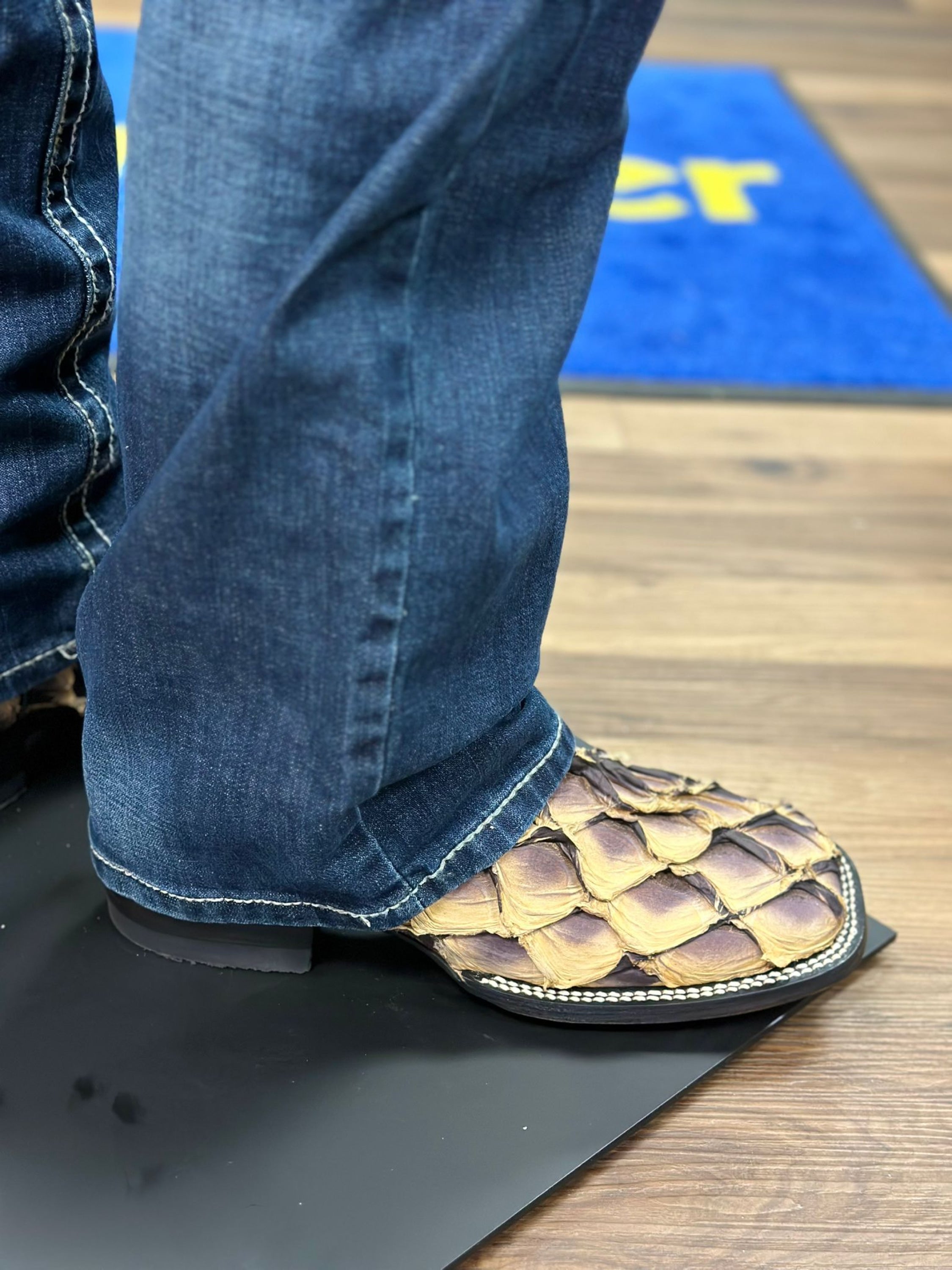 The Stage Coach Boot Co. Square Toe Exotic Berge Toost Fish Skin Botas Hombres