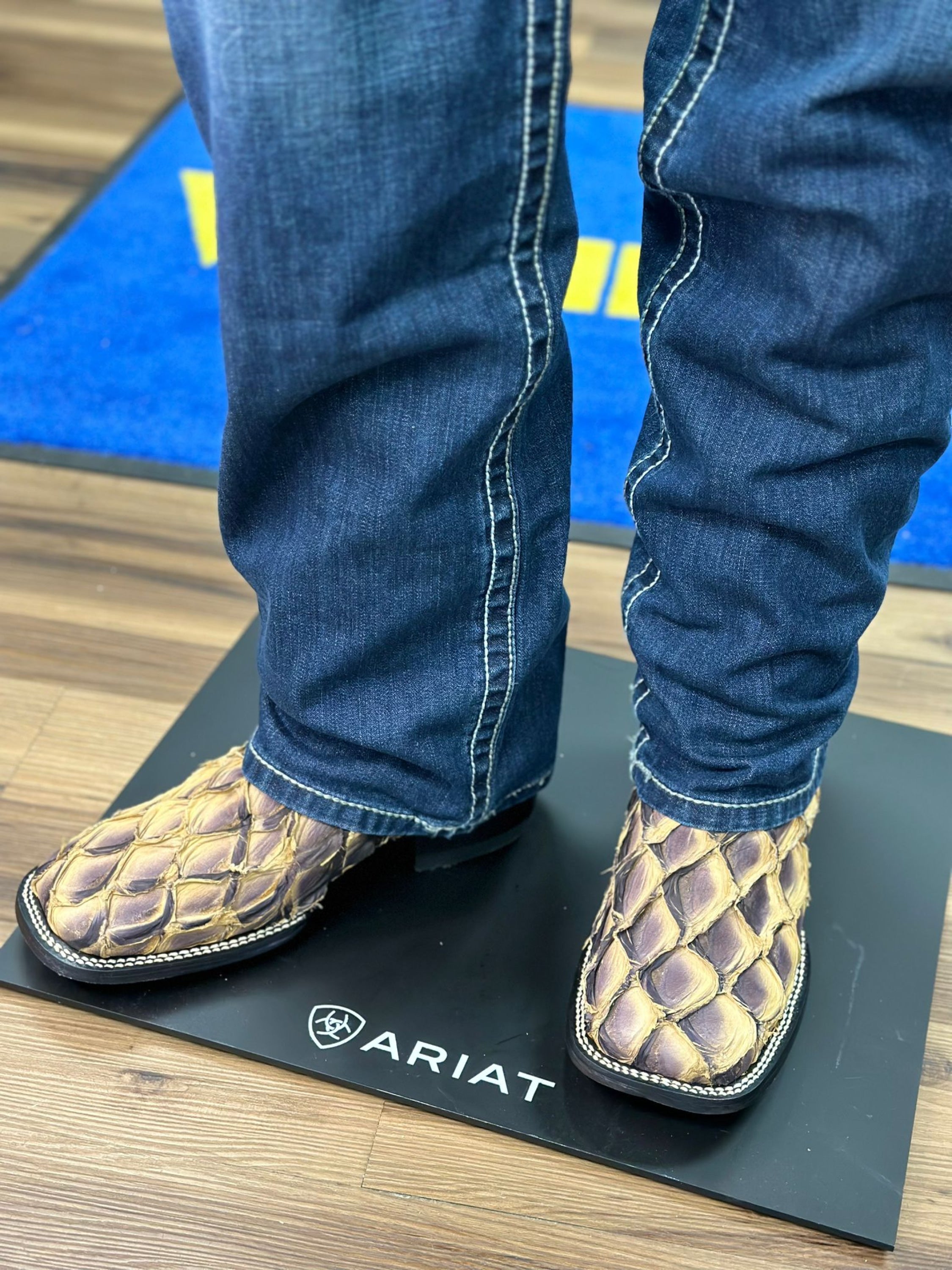 The Stage Coach Boot Co. Square Toe Exotic Berge Toost Fish Skin Botas Hombres