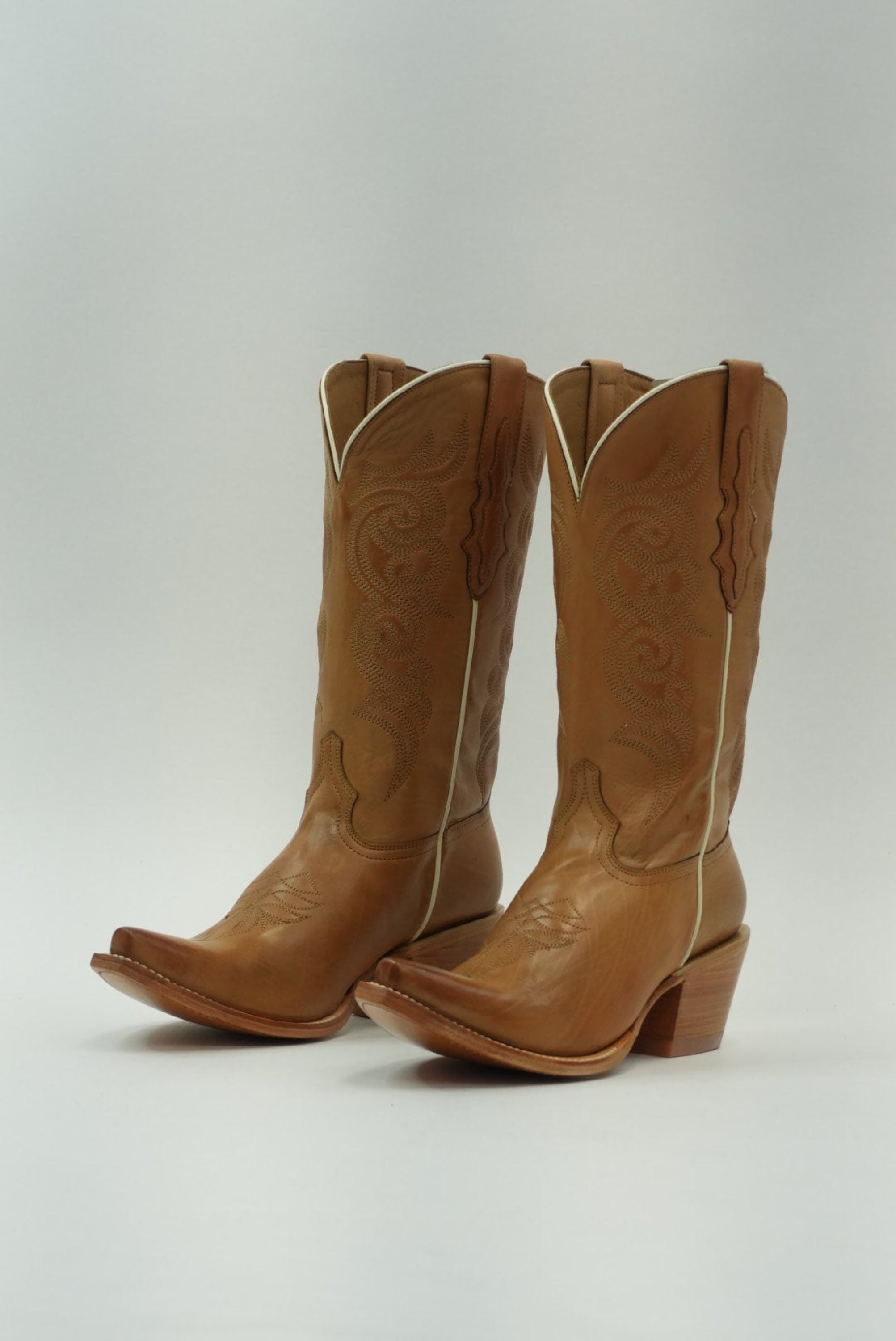 TORO SENTADO WOMEN ALLISON 13 CLAYTON GOLD LEATHER SOLE