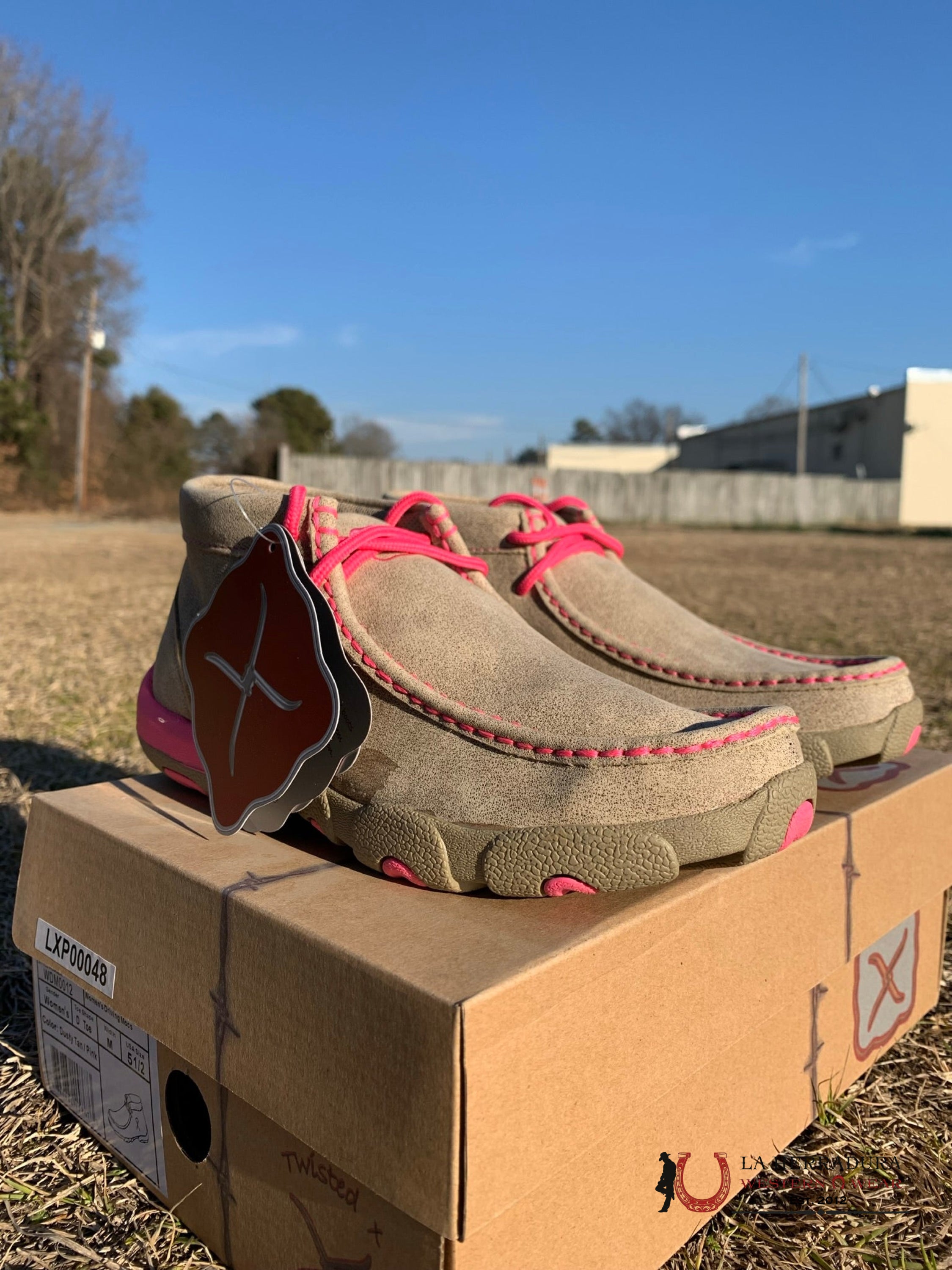 Twisted X Womens Driving Moc Dusty Tan Neon Pink Casual Shoe Zapatos Mujeres
