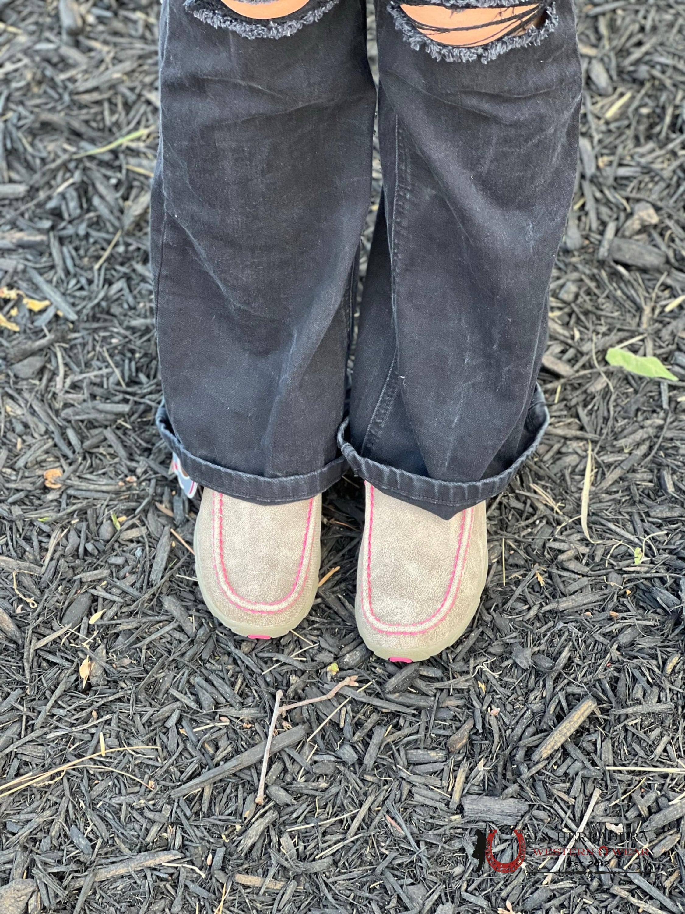 Twisted X Womens Driving Moc Dusty Tan Neon Pink Casual Shoe Zapatos Mujeres