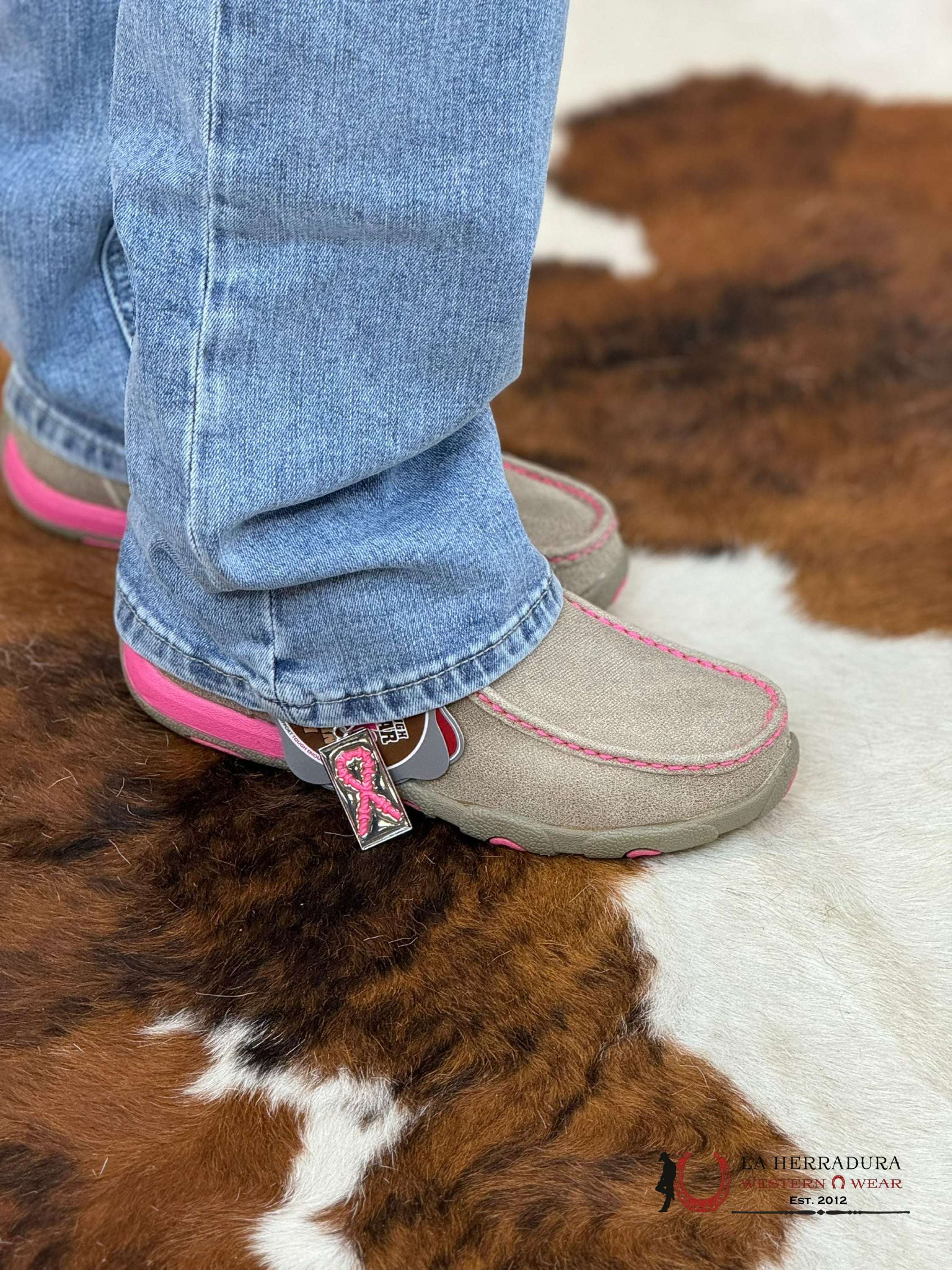 Twisted X Womens Driving Moc Dusty Tan Neon Pink Casual Shoe Zapatos Mujeres