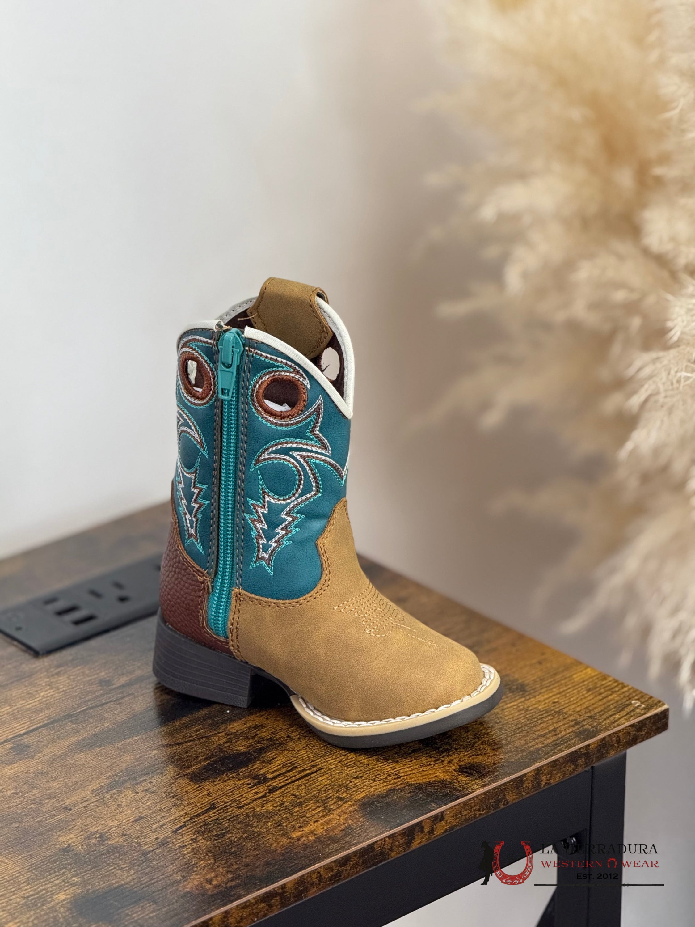 TWISTER KIDS ‘JENSEN’ LIGHT BROWN W/ TURQUOISE TUBE NIÑOS