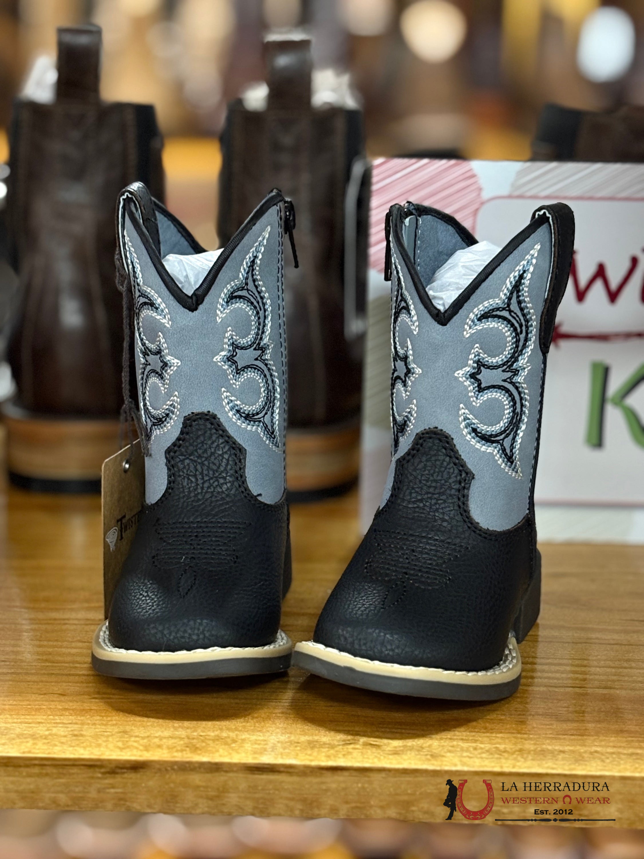 Twisted X Killian Black With Blue Stiching Niños