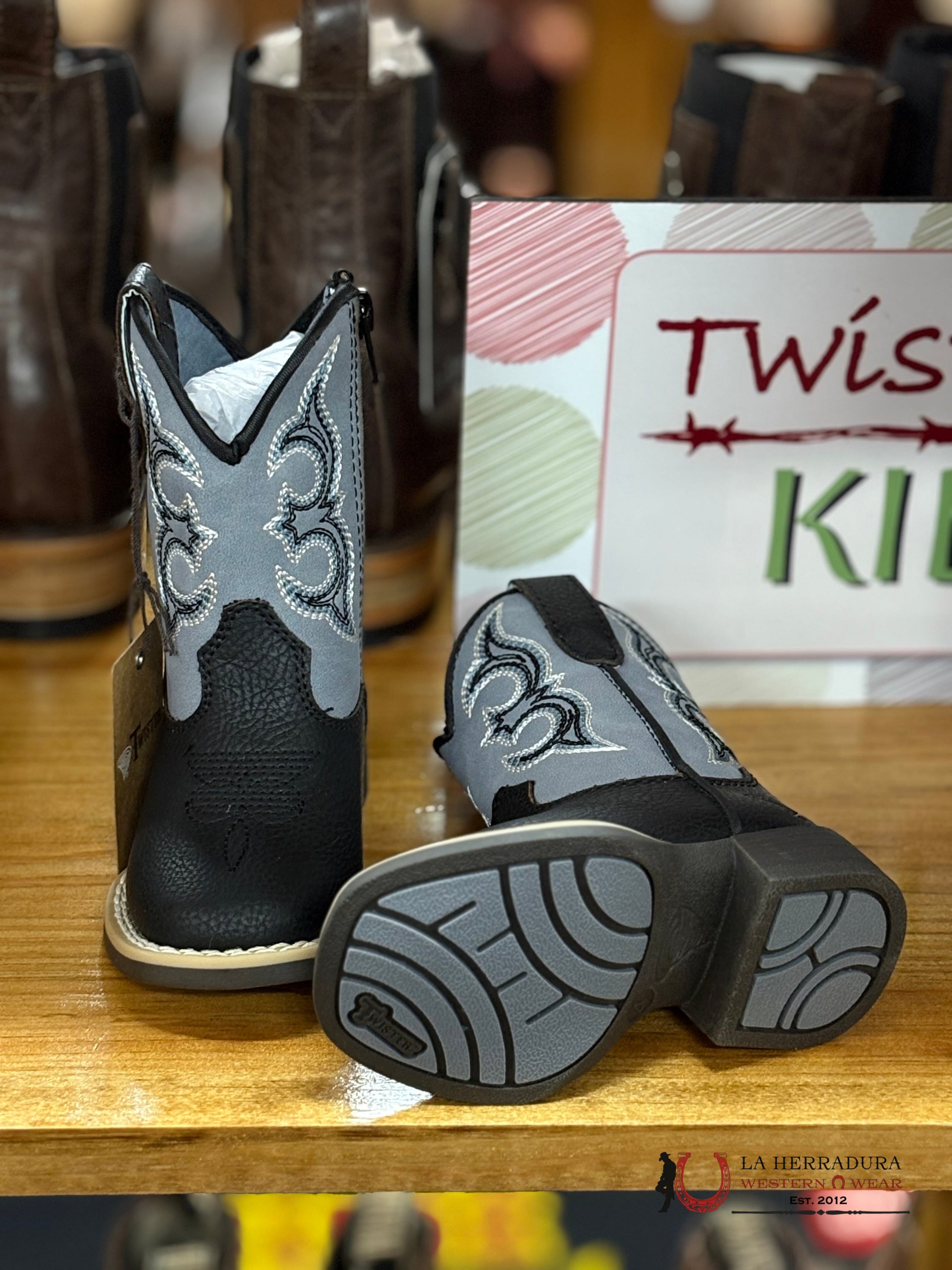 Twisted X Killian Black With Blue Stiching Niños